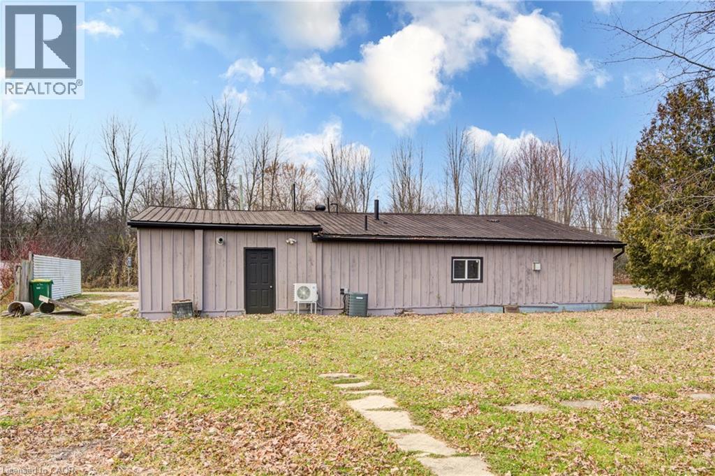 90 Tank Street, Petrolia, Ontario N0N 1R0 - Photo 40 - 40789507