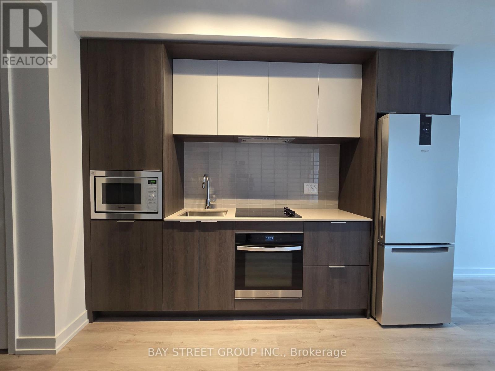 1512 - 395 Square One Drive, Mississauga, Ontario  L5B 0P6 - Photo 10 - W12569108