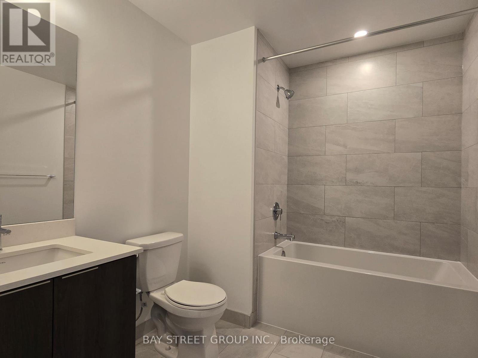 1512 - 395 Square One Drive, Mississauga, Ontario  L5B 0P6 - Photo 12 - W12569108