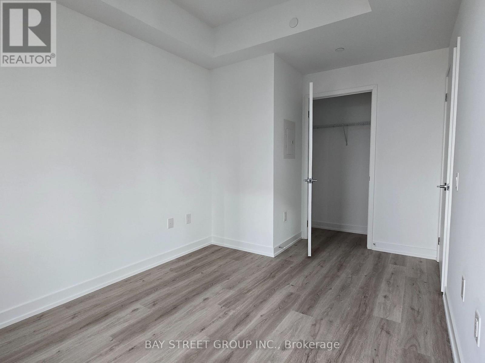 1512 - 395 Square One Drive, Mississauga, Ontario  L5B 0P6 - Photo 15 - W12569108