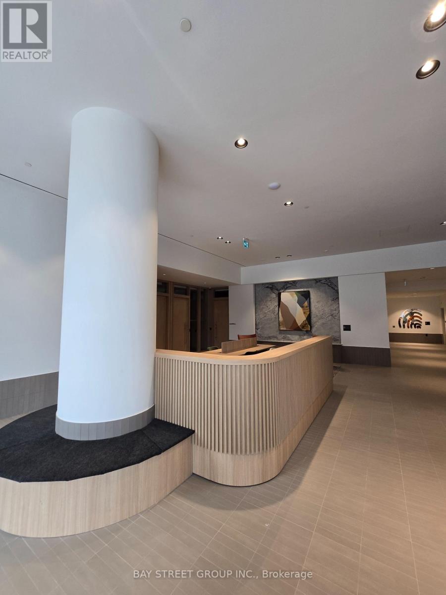 1512 - 395 Square One Drive, Mississauga, Ontario  L5B 0P6 - Photo 4 - W12569108