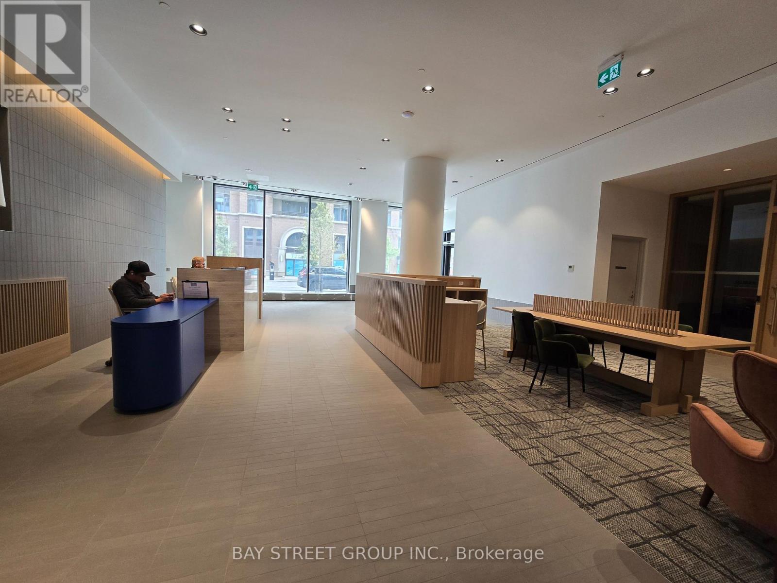 1512 - 395 Square One Drive, Mississauga, Ontario  L5B 0P6 - Photo 6 - W12569108