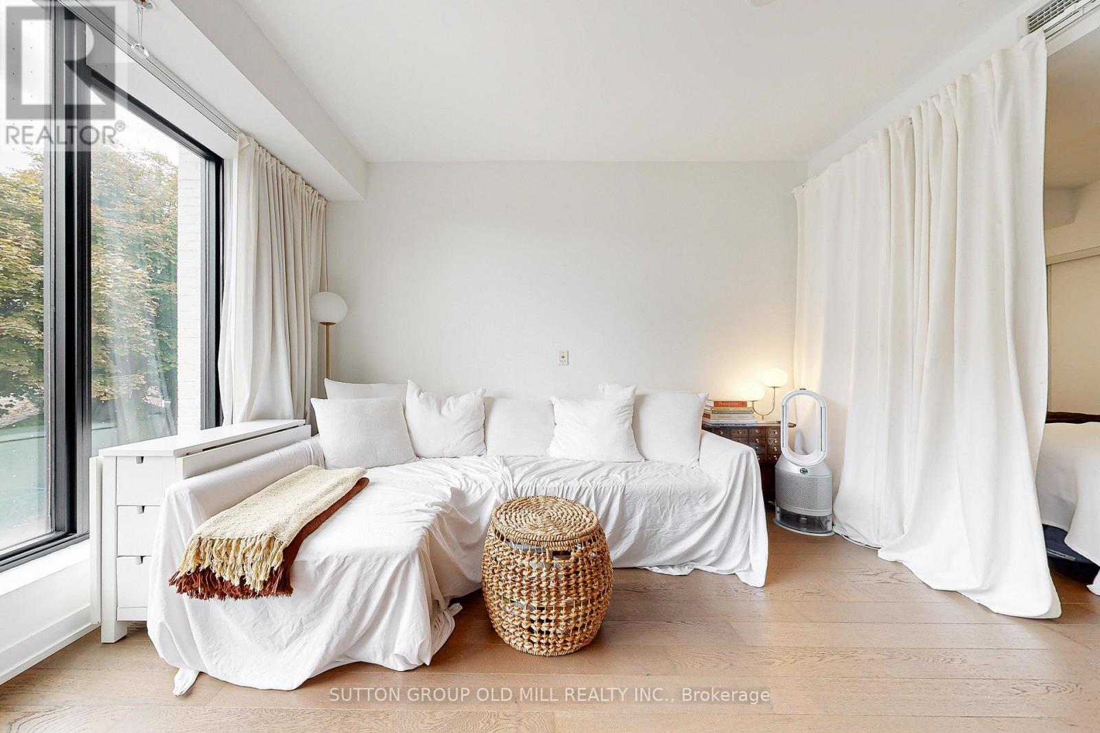 201 - 530 Indian Grove, Toronto, Ontario  M6P 0B3 - Photo 17 - W12569134