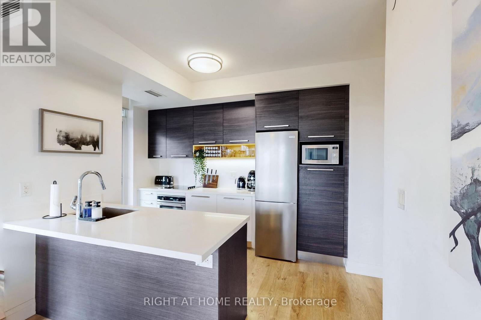 1505 - 36 Park Lawn Road, Toronto, Ontario  M8Y 3H8 - Photo 10 - W12569138