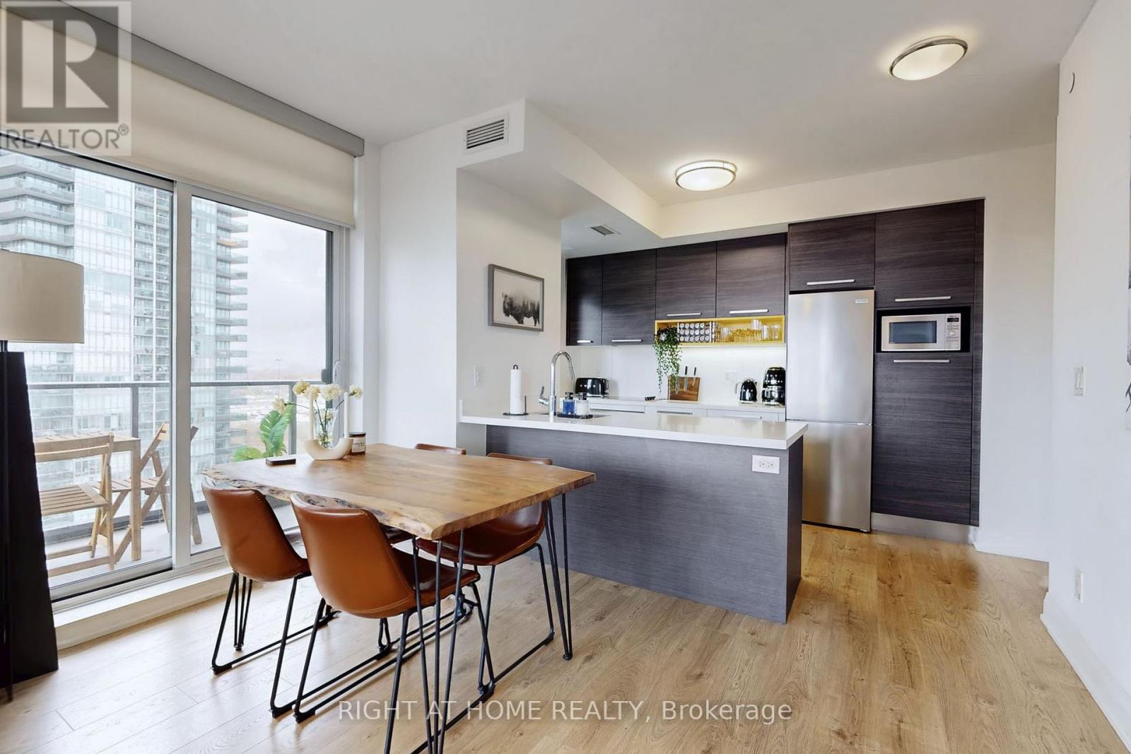 1505 - 36 Park Lawn Road, Toronto, Ontario  M8Y 3H8 - Photo 11 - W12569138