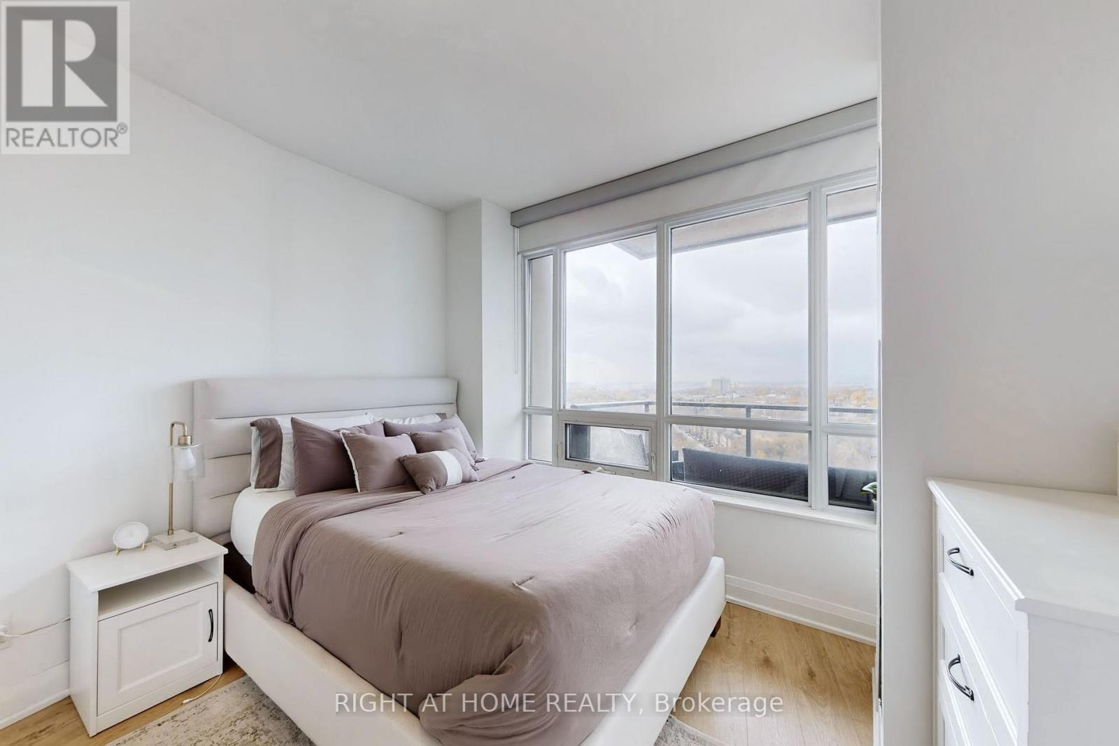 1505 - 36 Park Lawn Road, Toronto, Ontario  M8Y 3H8 - Photo 16 - W12569138