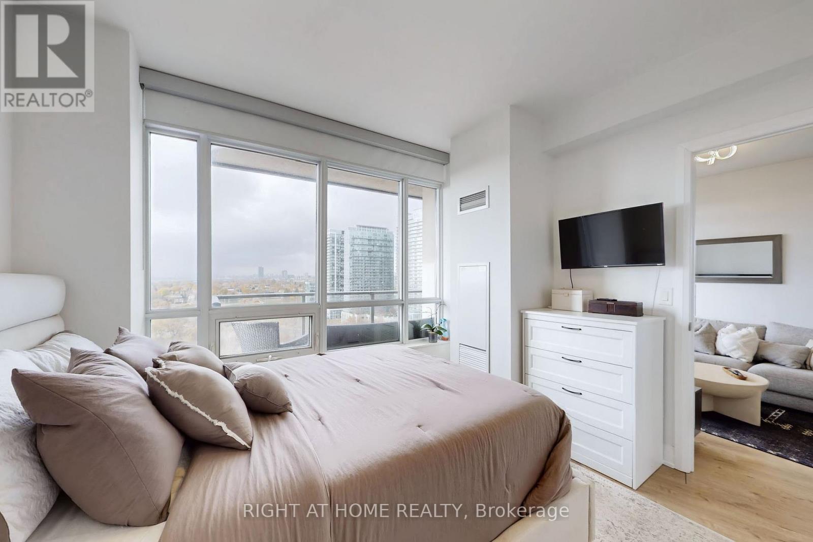 1505 - 36 Park Lawn Road, Toronto, Ontario  M8Y 3H8 - Photo 17 - W12569138