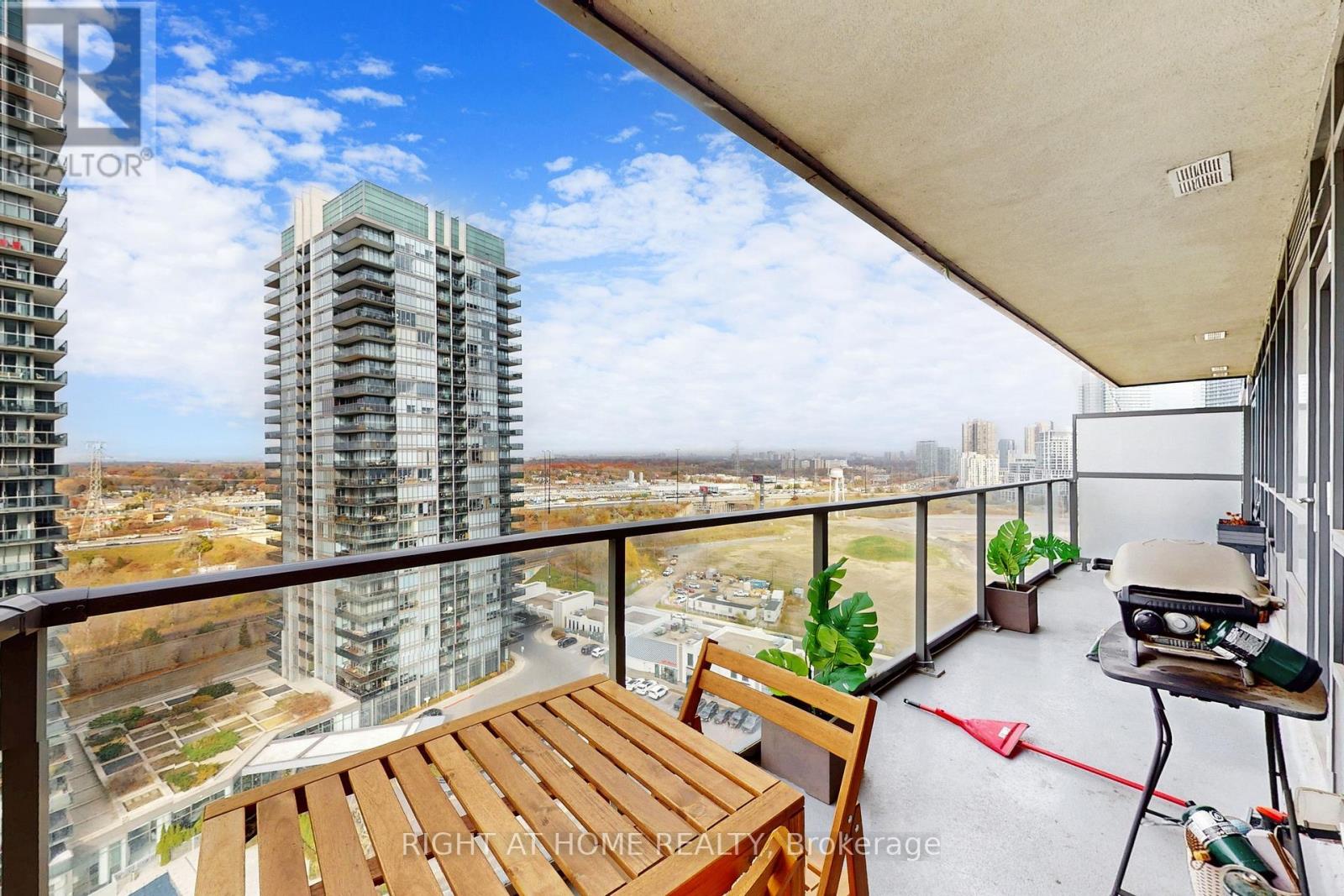 1505 - 36 Park Lawn Road, Toronto, Ontario  M8Y 3H8 - Photo 23 - W12569138