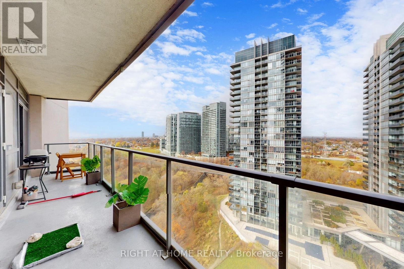 1505 - 36 Park Lawn Road, Toronto, Ontario  M8Y 3H8 - Photo 24 - W12569138