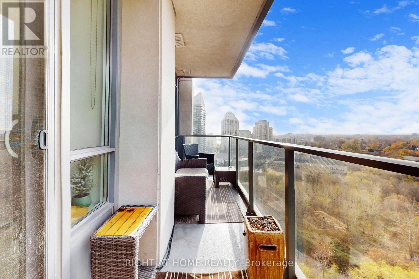 1505 - 36 Park Lawn Road, Toronto, Ontario  M8Y 3H8 - Photo 27 - W12569138