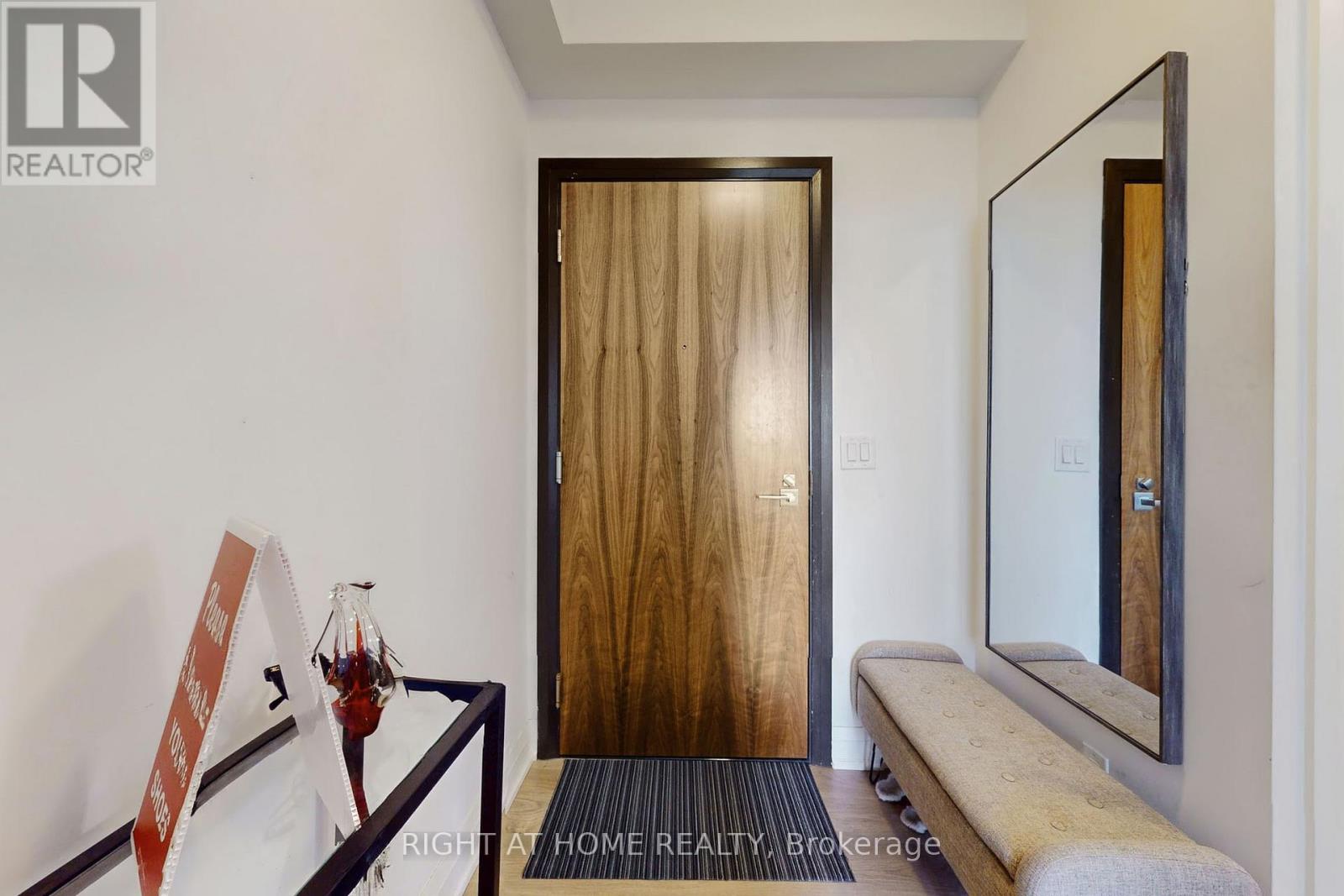 1505 - 36 Park Lawn Road, Toronto, Ontario  M8Y 3H8 - Photo 4 - W12569138