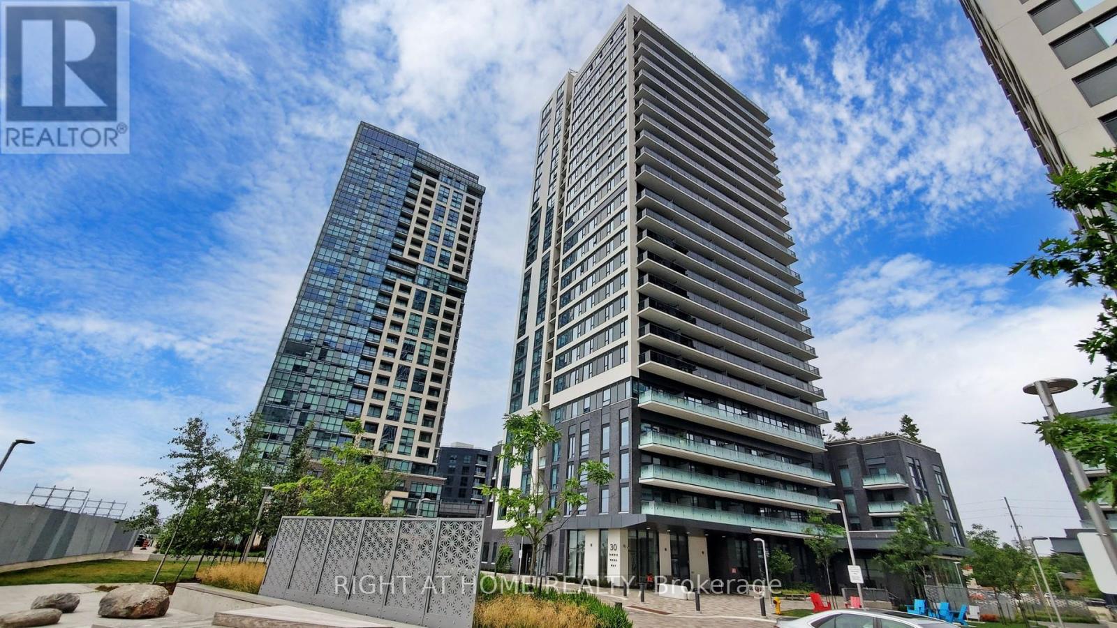 801 - 30 SAMUEL WOOD WAY, Toronto, Ontario