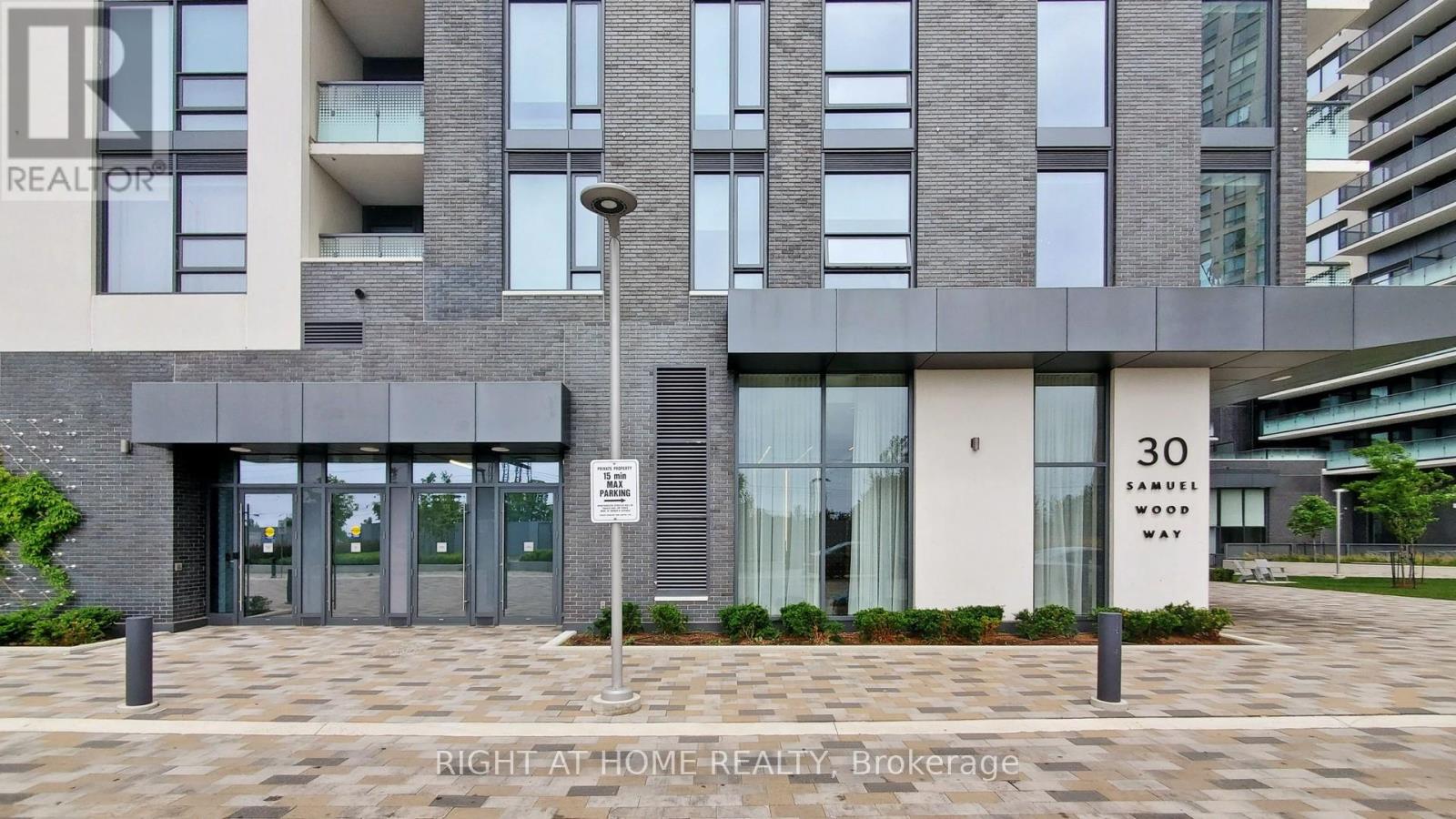 801 - 30 Samuel Wood Way, Toronto, Ontario  M9B 0C9 - Photo 3 - W12569140