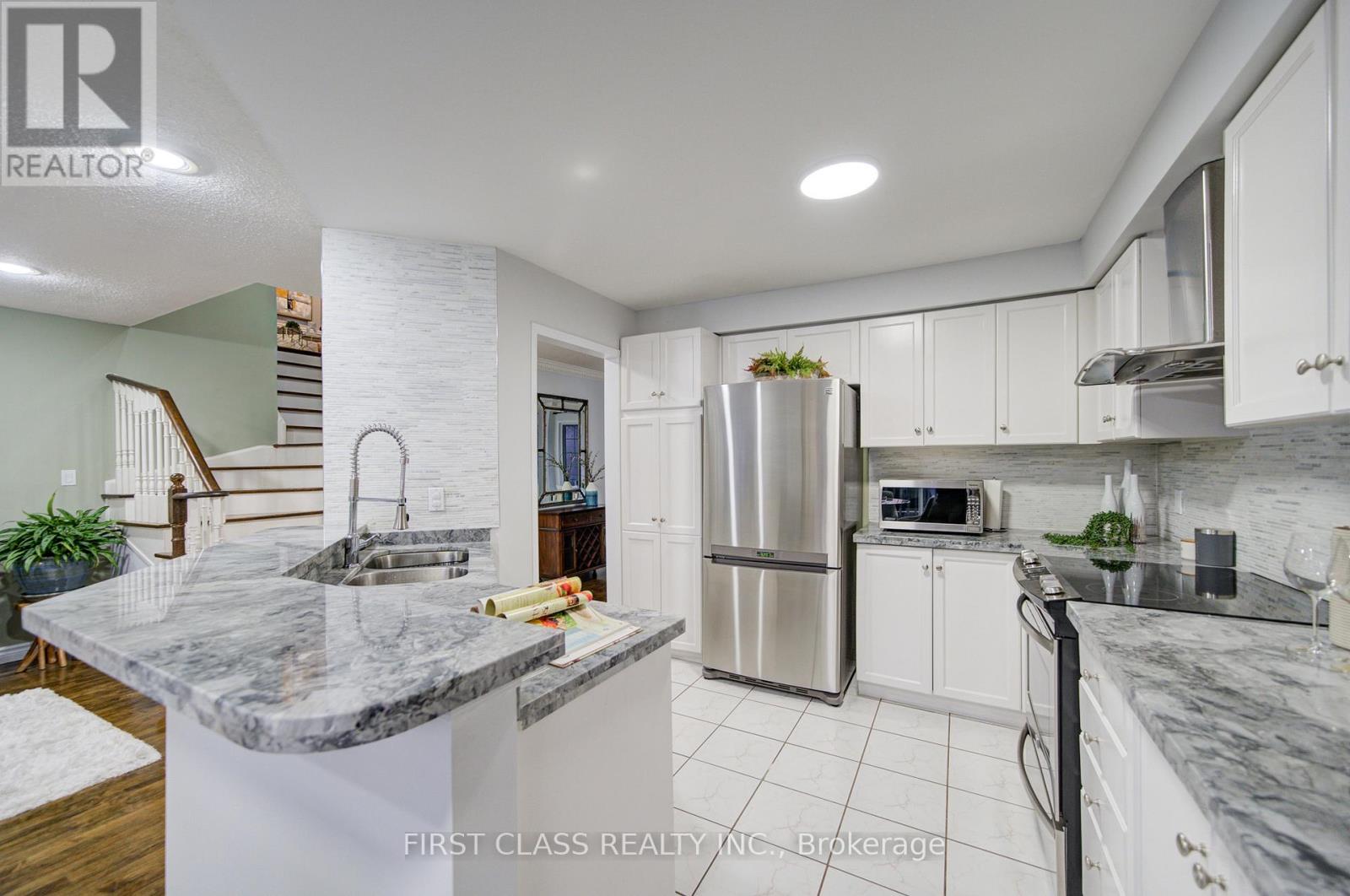 18 Primrose Path Crescent, Markham, Ontario  L3S 4A9 - Photo 20 - N12561264