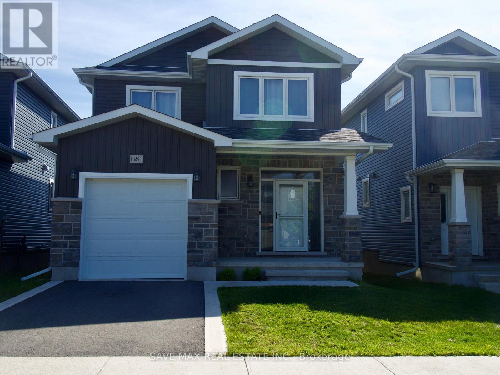 189 DR RICHARD JAMES CRESCENT E, Loyalist, Ontario