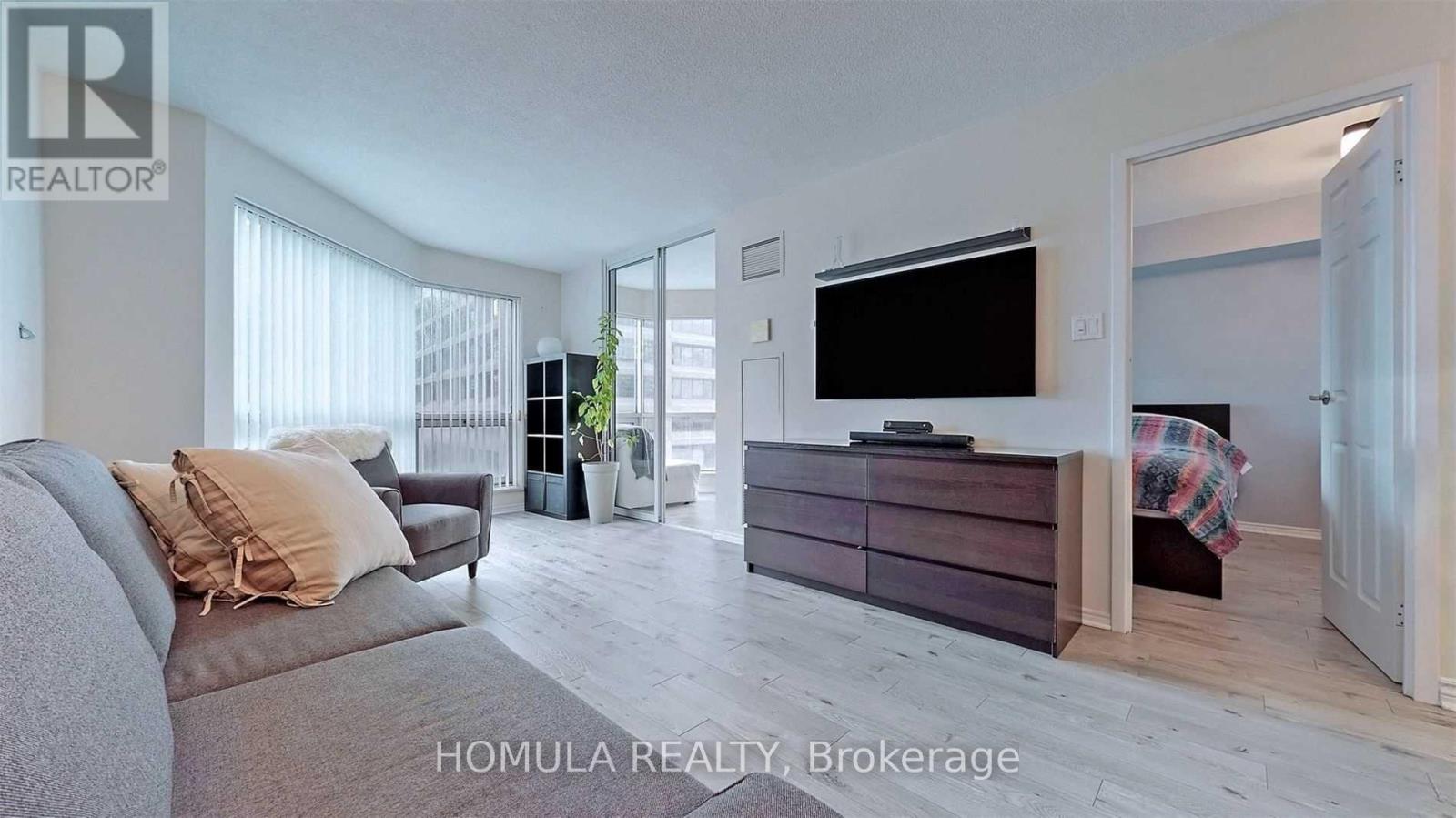 910 - 10 Yonge Street, Toronto, Ontario  M5E 1R4 - Photo 2 - C12569148