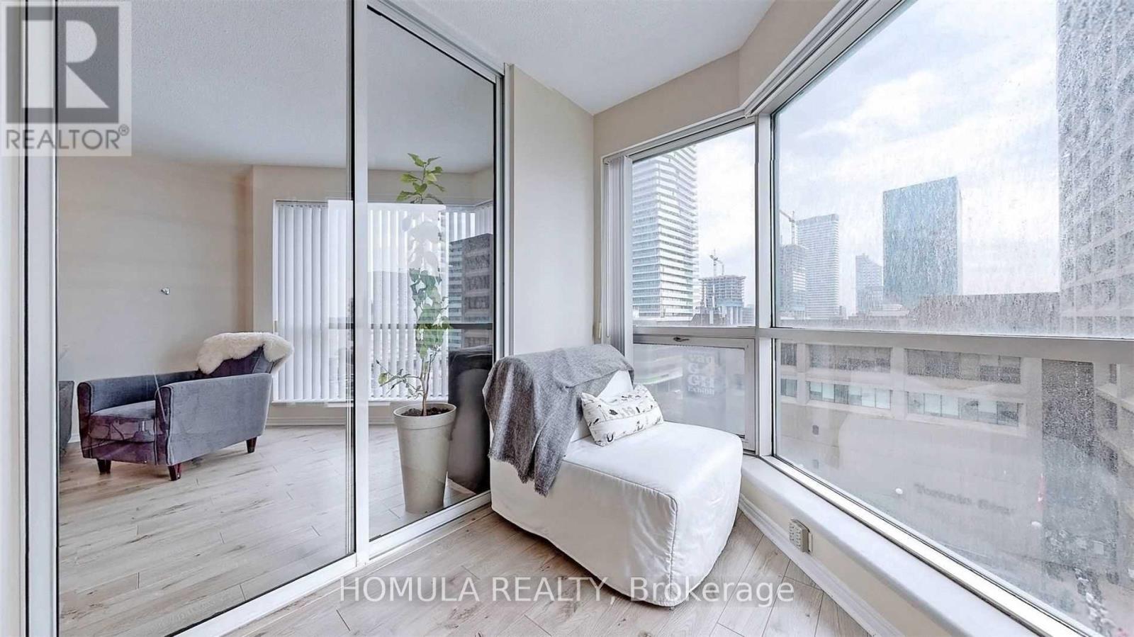 910 - 10 Yonge Street, Toronto, Ontario  M5E 1R4 - Photo 8 - C12569148