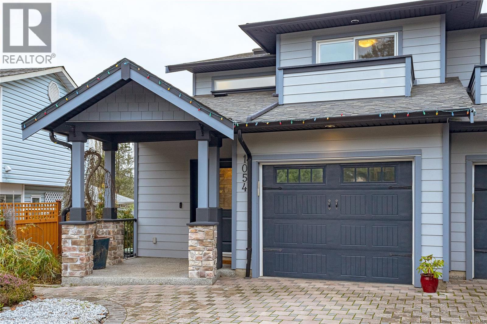 1054 Colville Rd, Esquimalt, British Columbia