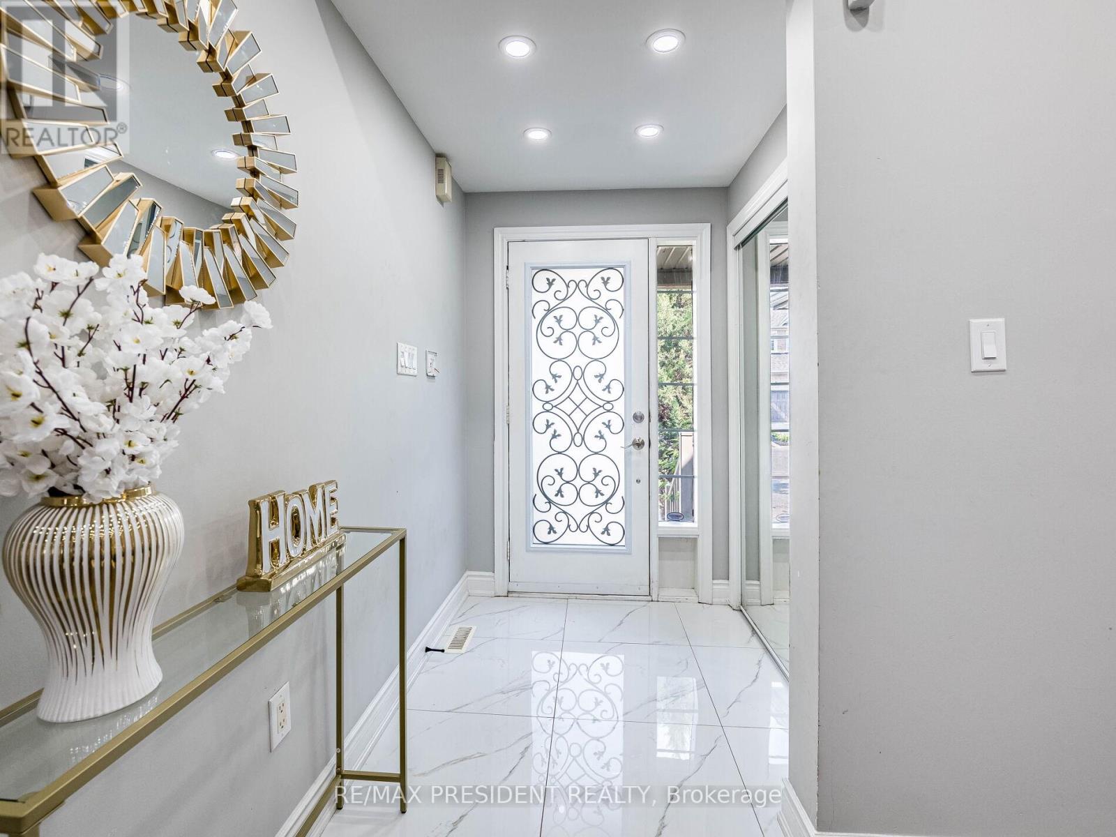 20 Monabelle Crescent, Brampton, Ontario  L6P 1W5 - Photo 8 - W12569160