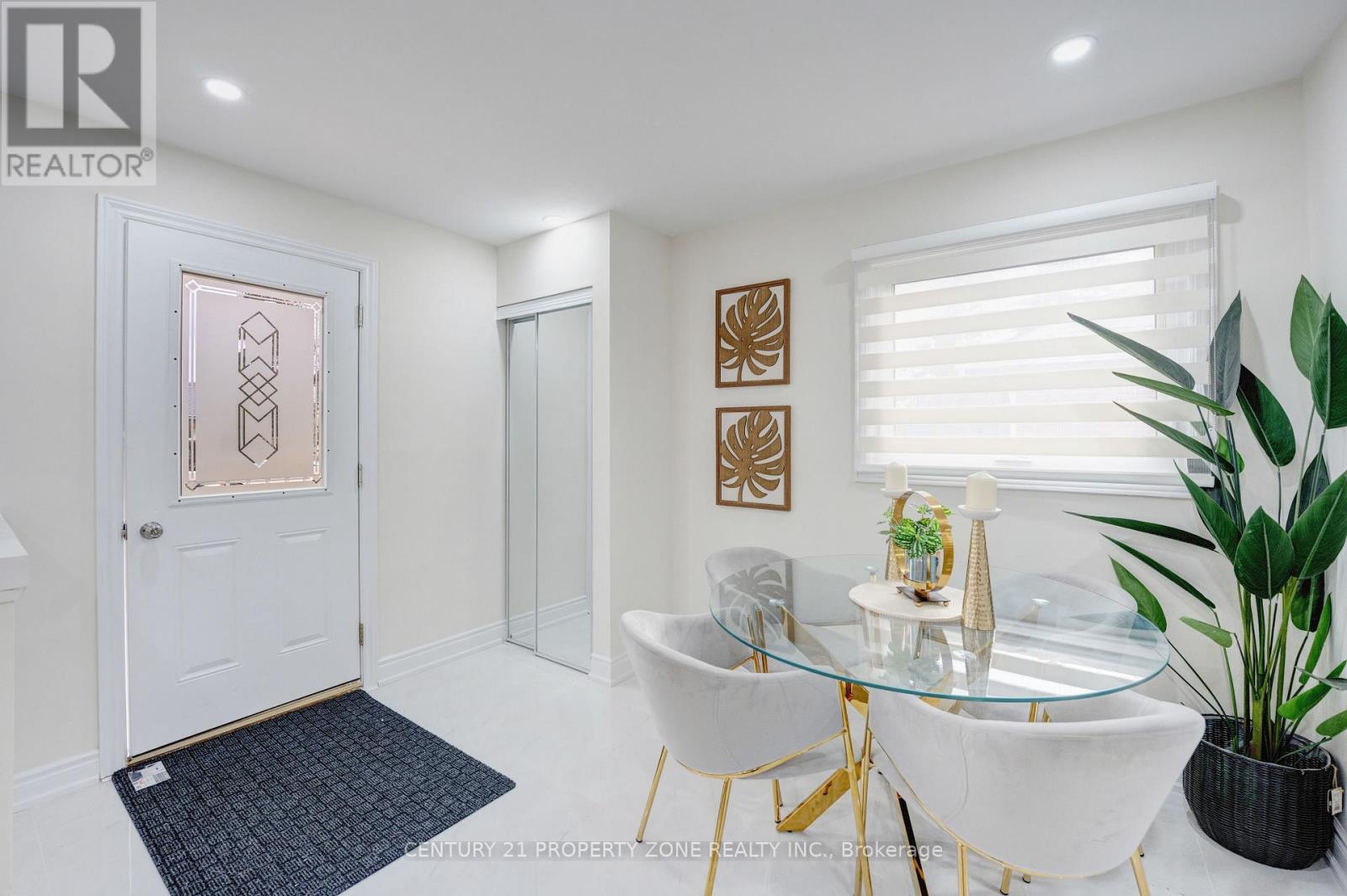 187 Martha Crescent, Caledon, Ontario  L7E 4X2 - Photo 4 - W12566168