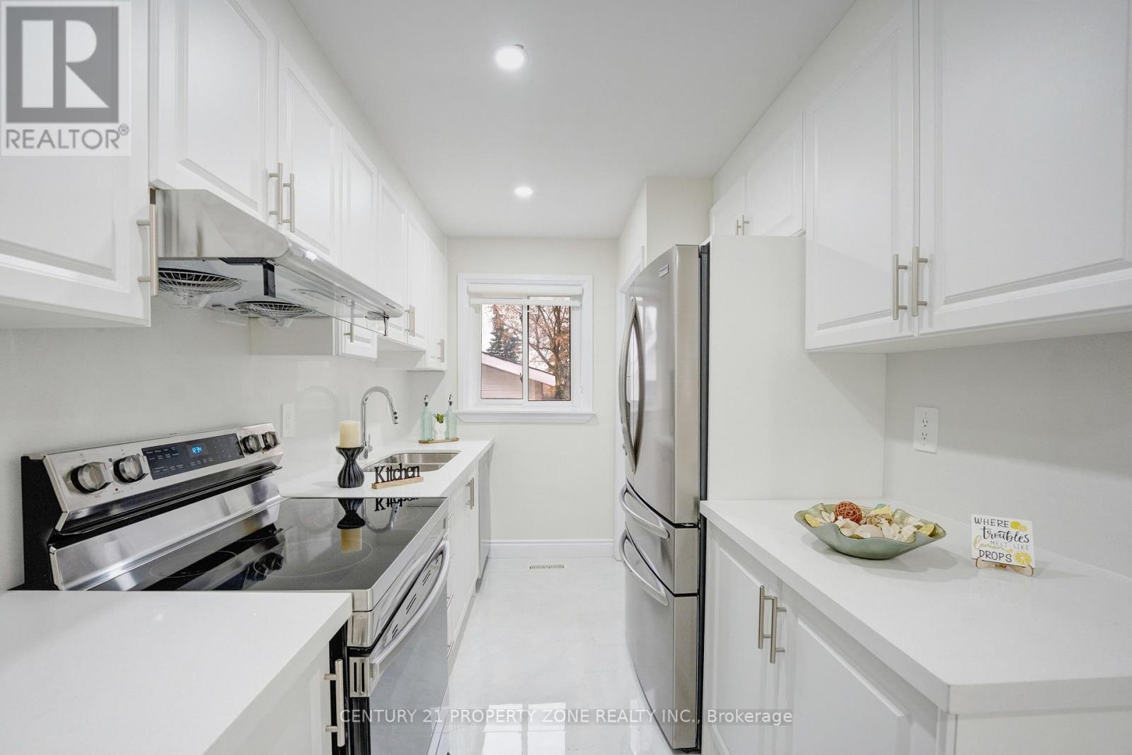 187 Martha Crescent, Caledon, Ontario  L7E 4X2 - Photo 9 - W12566168