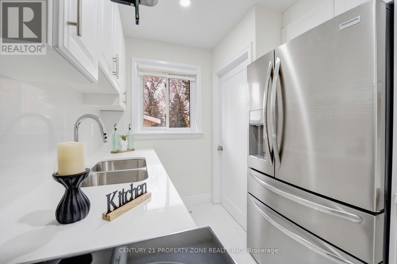 187 Martha Crescent, Caledon, Ontario  L7E 4X2 - Photo 10 - W12566168