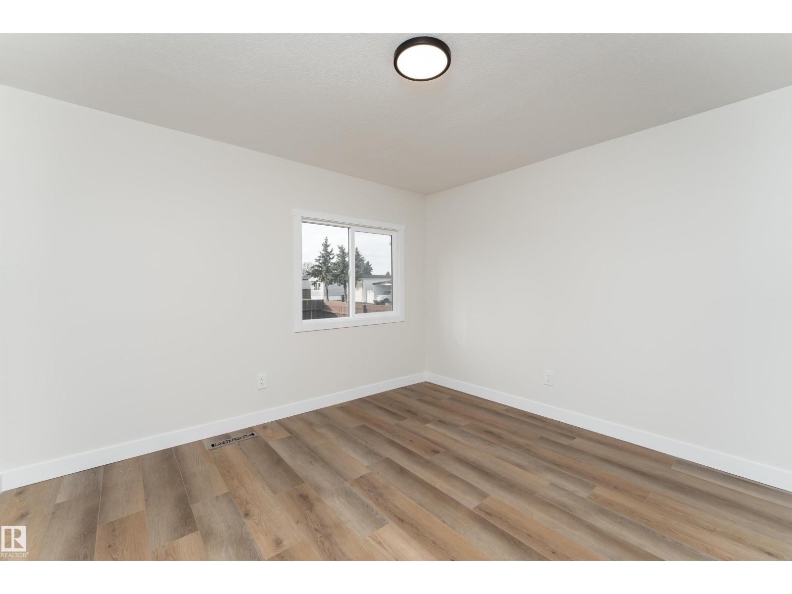 2001 West View Gr Nw, Edmonton, Alberta  T5S 1T6 - Photo 31 - E4466528