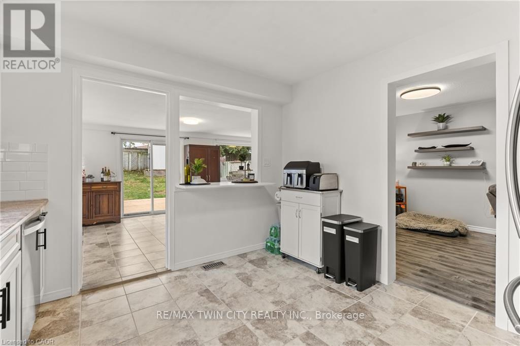 36 Angela Crescent, Cambridge, Ontario  N1S 4B6 - Photo 8 - X12569146