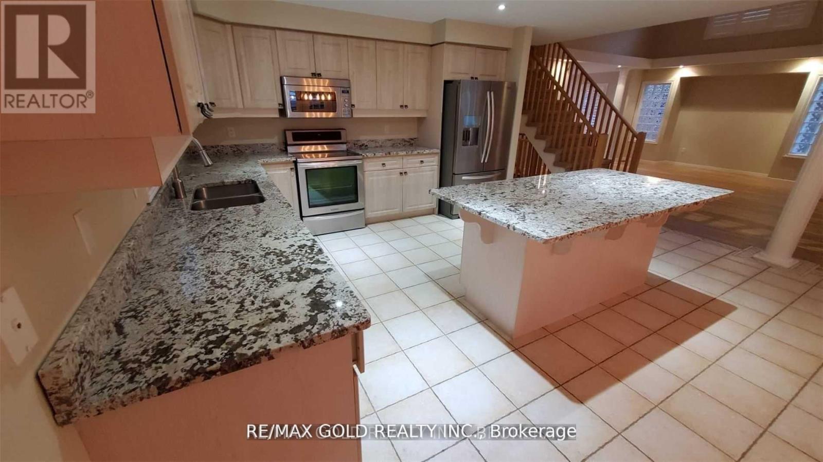 79 Surrey Drive, Hamilton, Ontario  L9K 1L9 - Photo 15 - X12569152