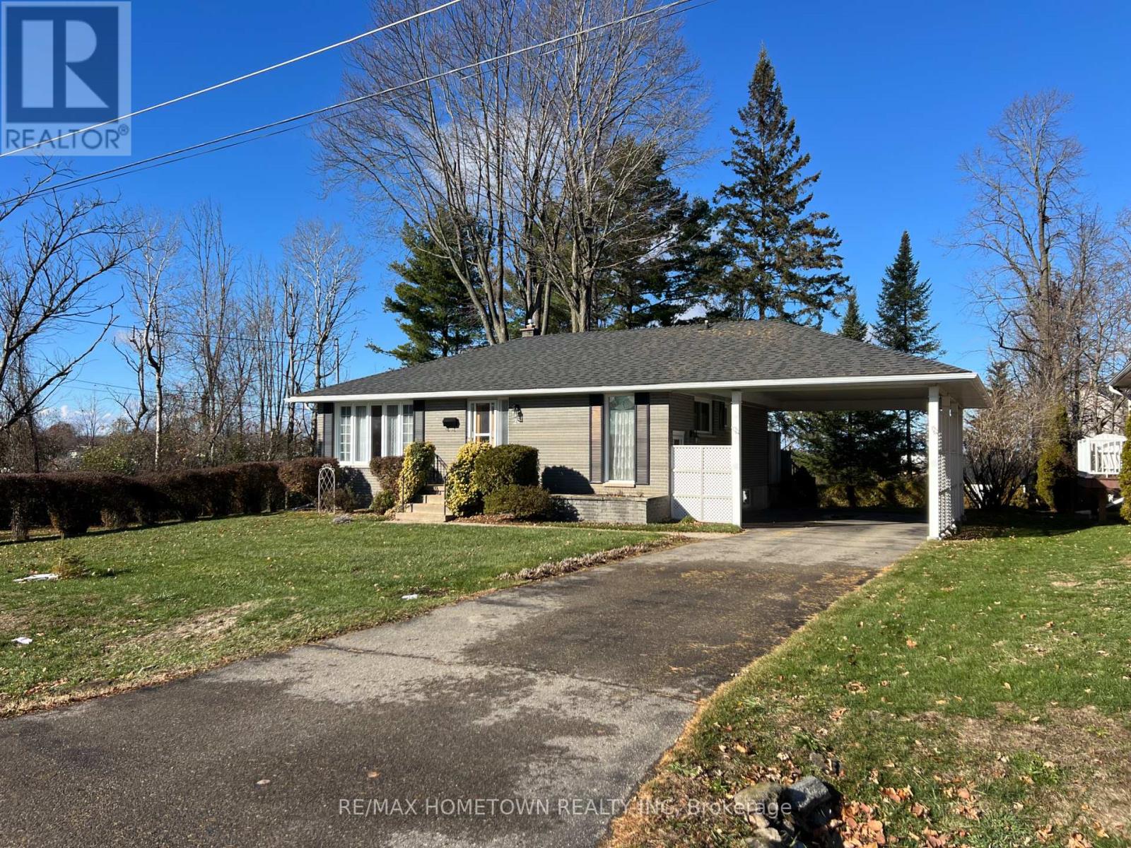 26 DUKE STREET, Brockville, Ontario