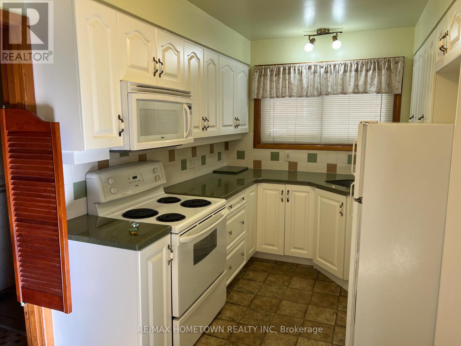 26 Duke Street, Brockville, Ontario K6V 3J1 - Photo 5 - X12568124