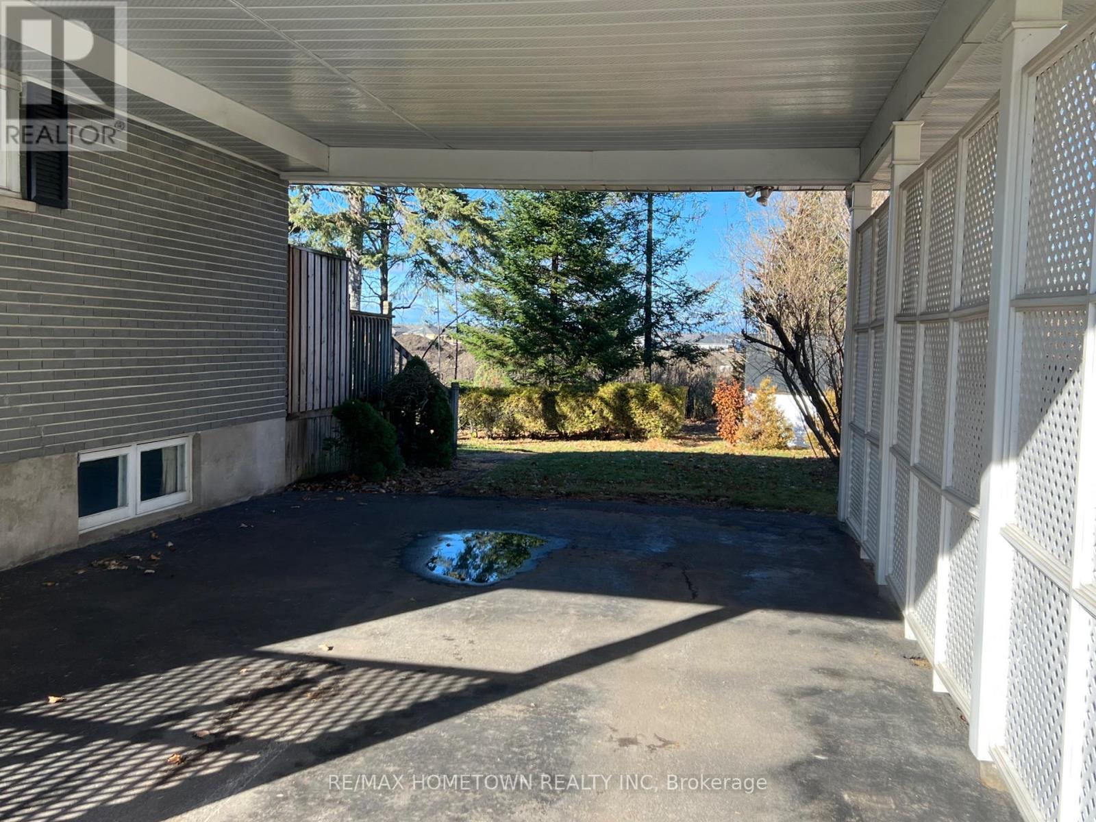 26 Duke Street, Brockville, Ontario K6V 3J1 - Photo 4 - X12568124