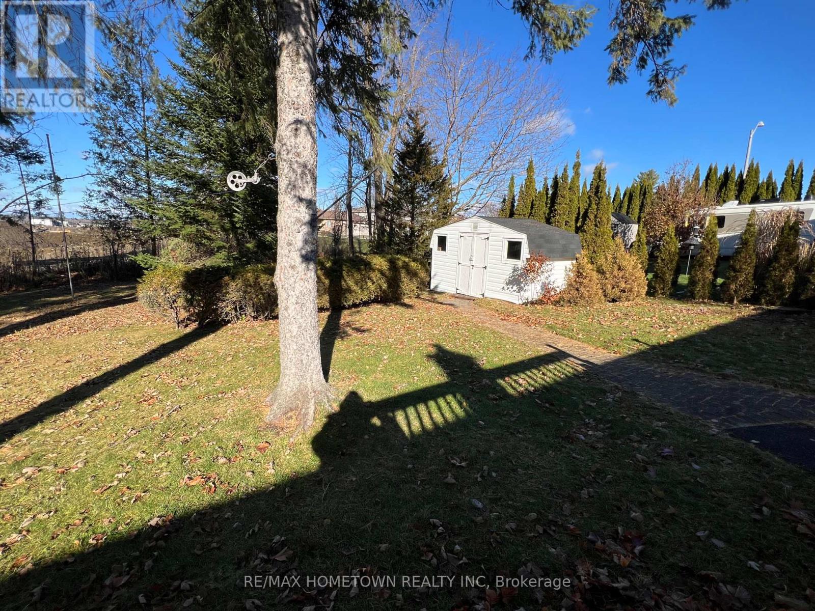 26 Duke Street, Brockville, Ontario K6V 3J1 - Photo 3 - X12568124
