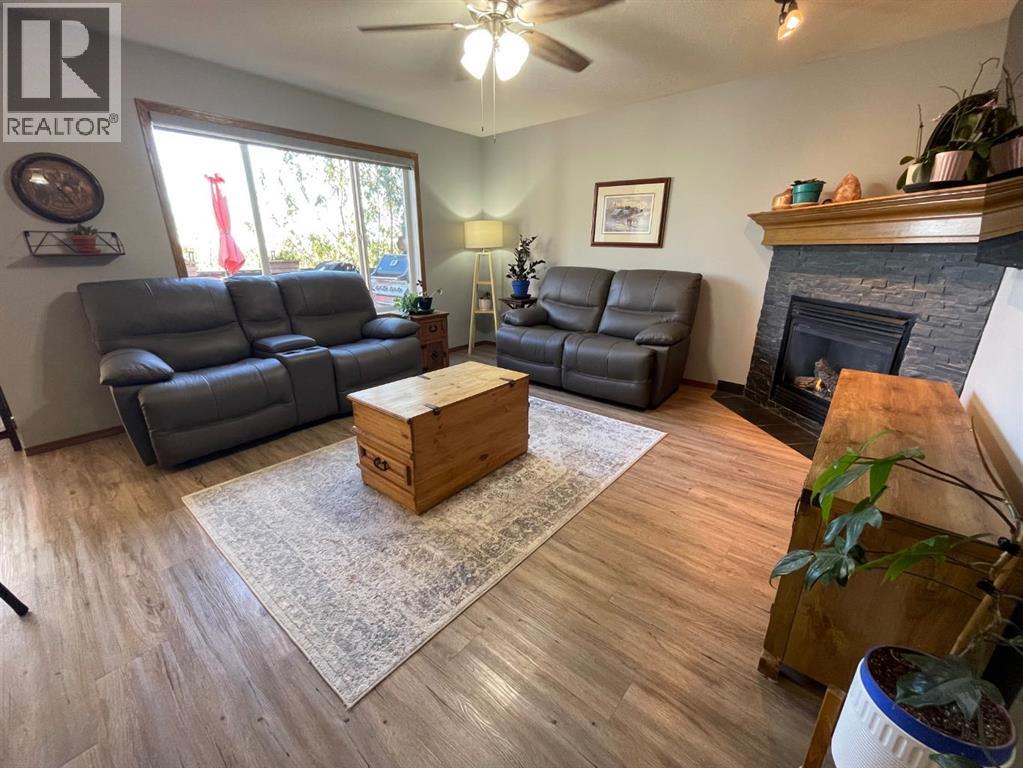 63 Glensummit Close, Cochrane, Alberta  T4C 2K1 - Photo 7 - A2265166