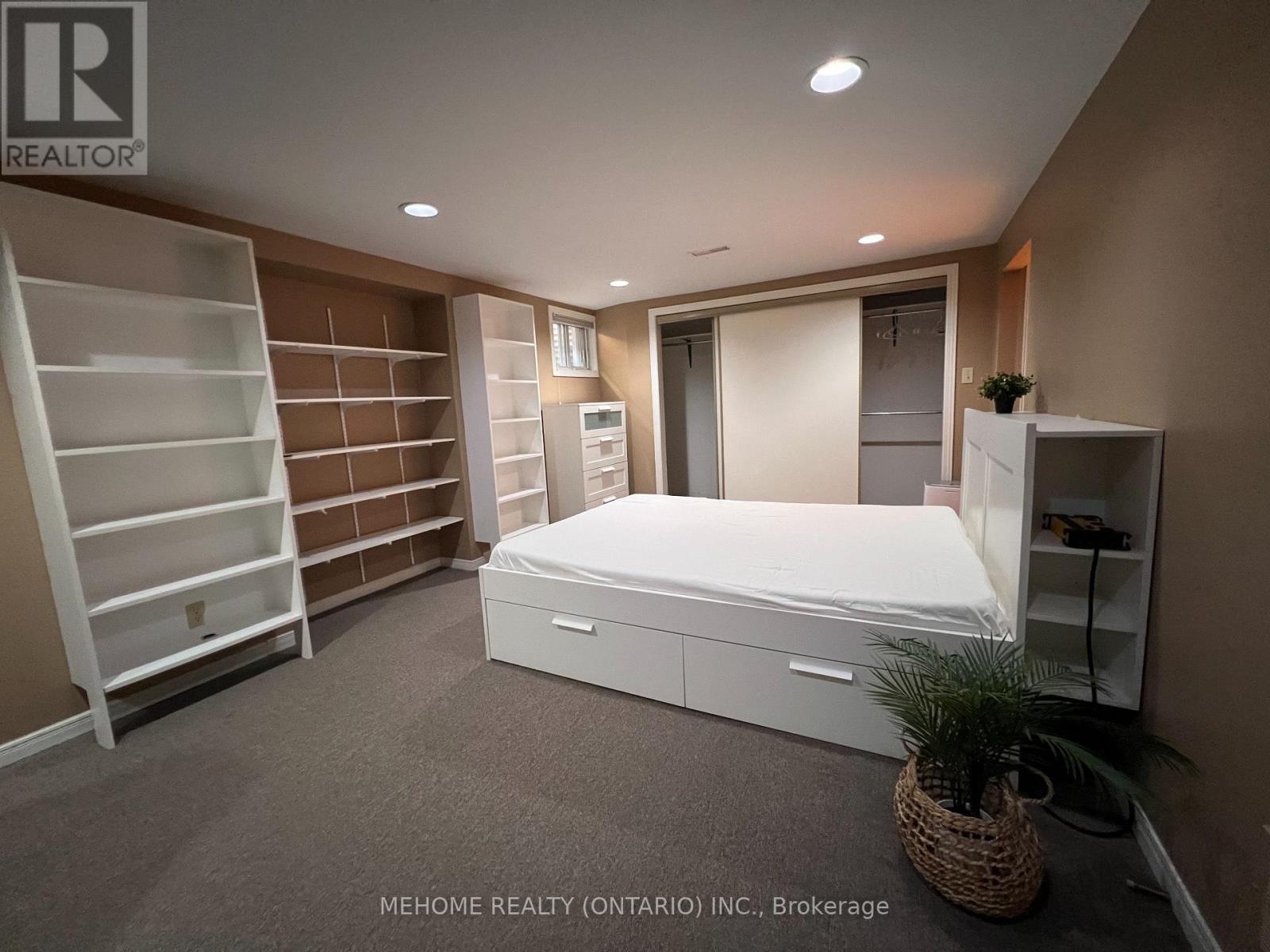 Lower Unit - 121 Angus Drive, Toronto, Ontario  M2J 2W9 - Photo 10 - C12569234