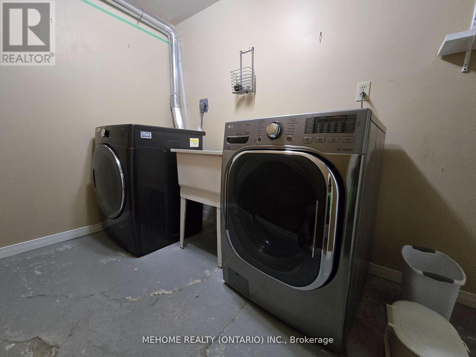 Lower Unit - 121 Angus Drive, Toronto, Ontario  M2J 2W9 - Photo 16 - C12569234