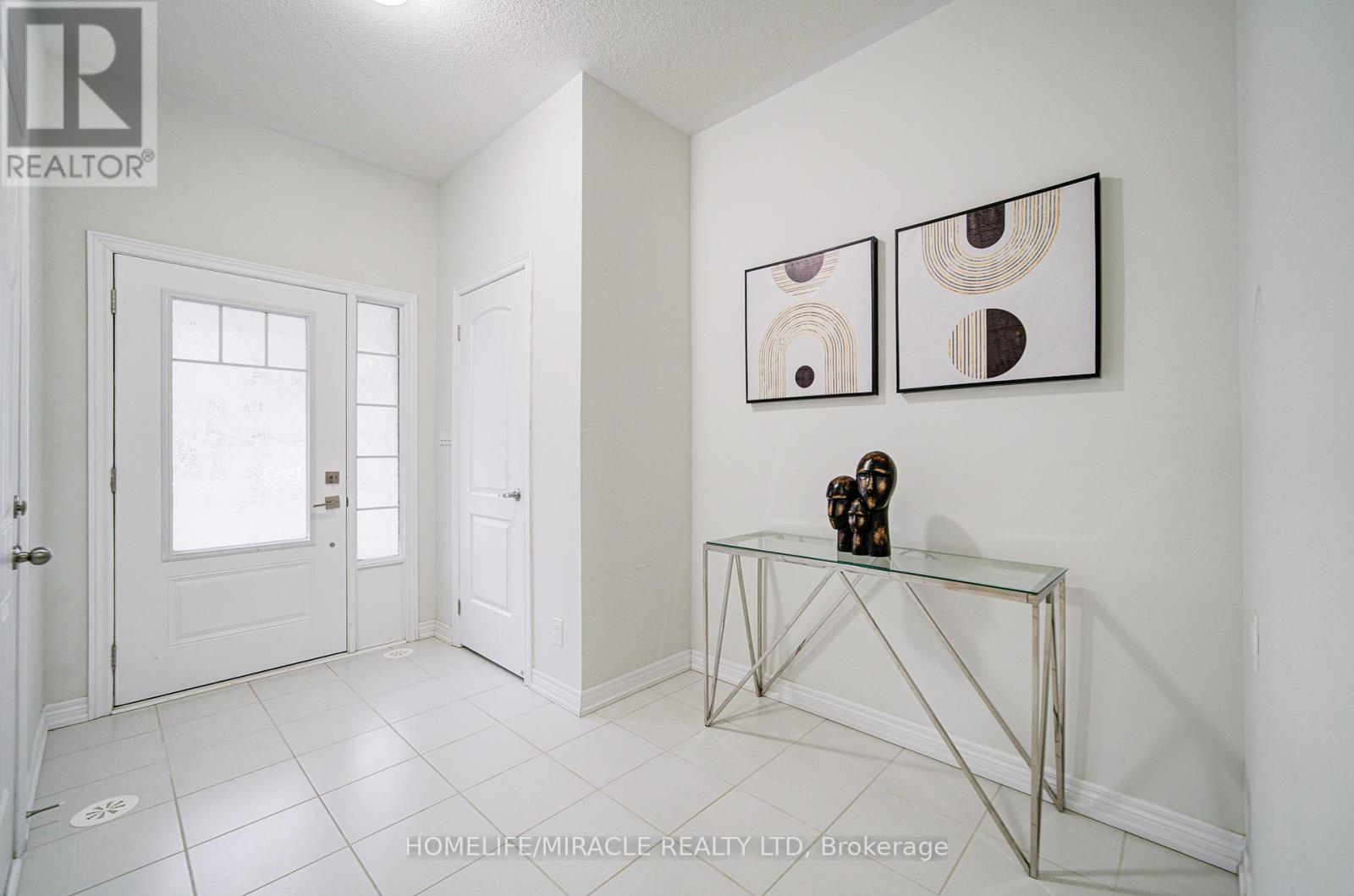 1101 Lockie Drive, Oshawa, Ontario  L1L 0R9 - Photo 6 - E12569200