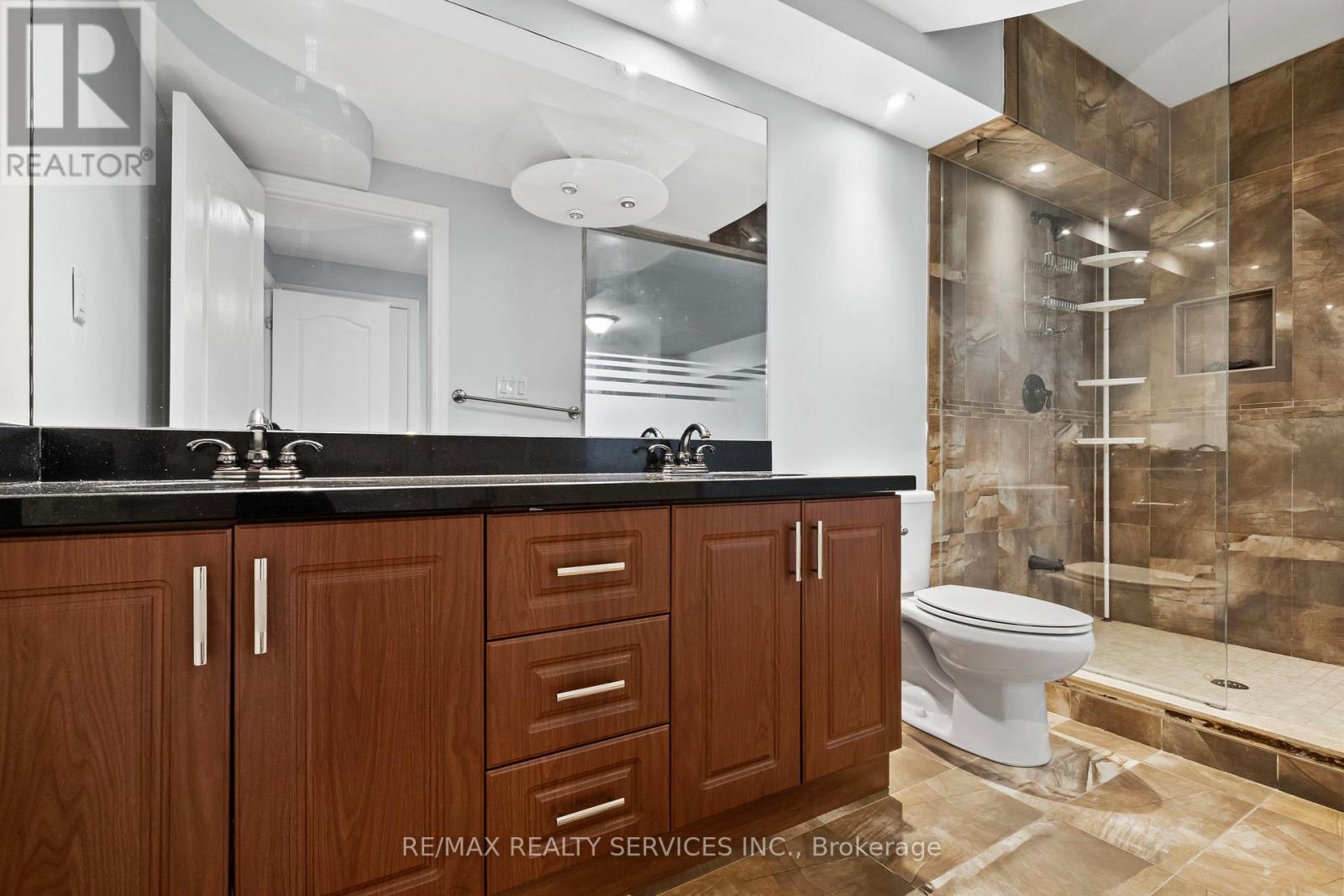 5 Farina Drive, Brampton, Ontario  L6P 0E3 - Photo 28 - W12569168