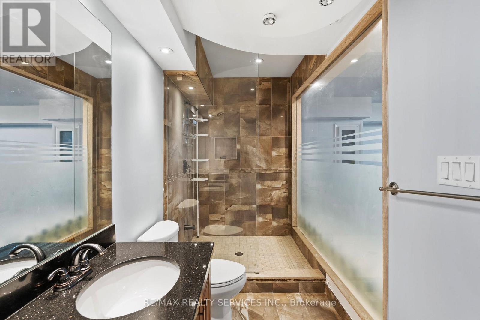 5 Farina Drive, Brampton, Ontario  L6P 0E3 - Photo 29 - W12569168