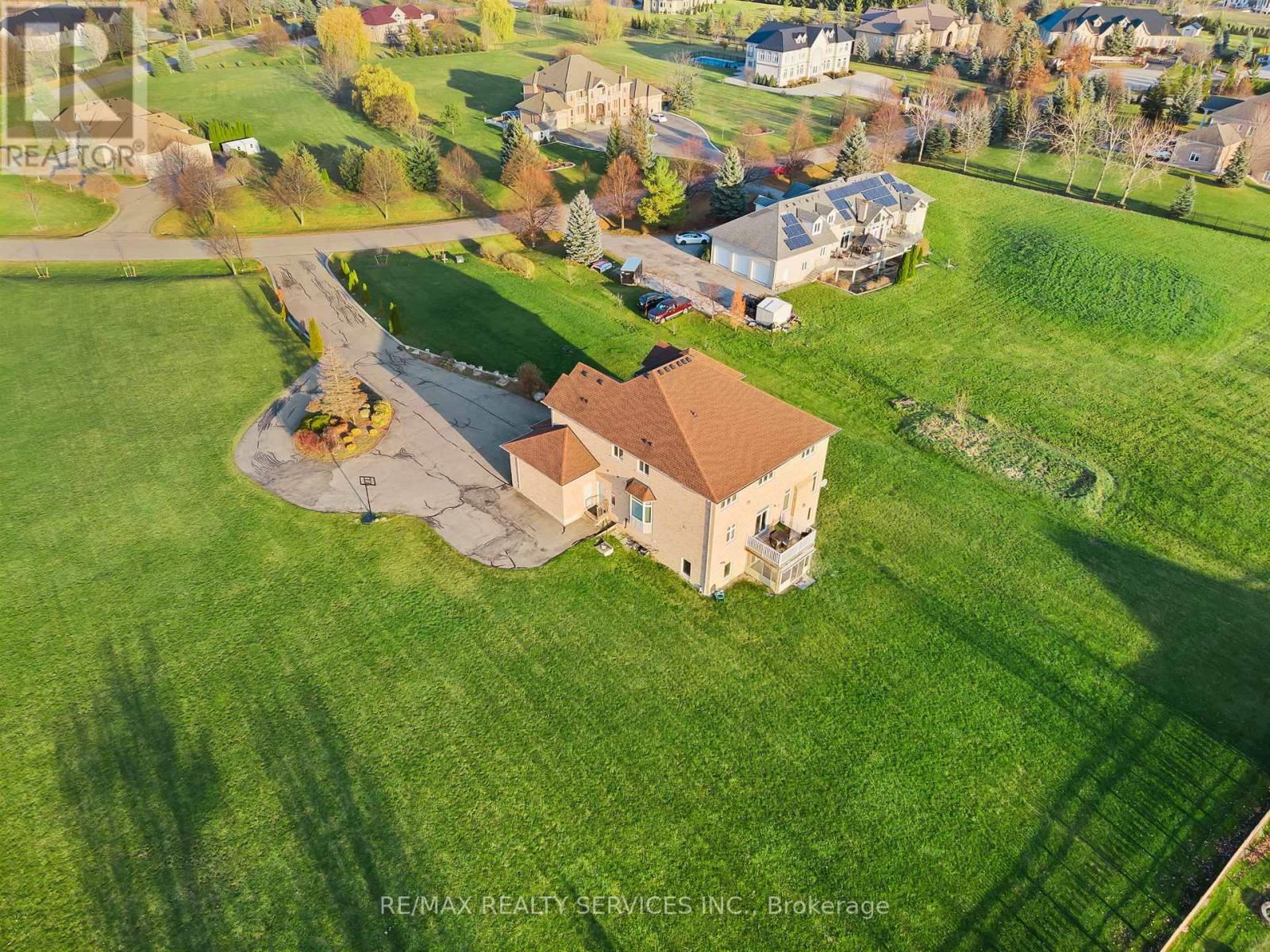 5 Farina Drive, Brampton, Ontario  L6P 0E3 - Photo 37 - W12569168