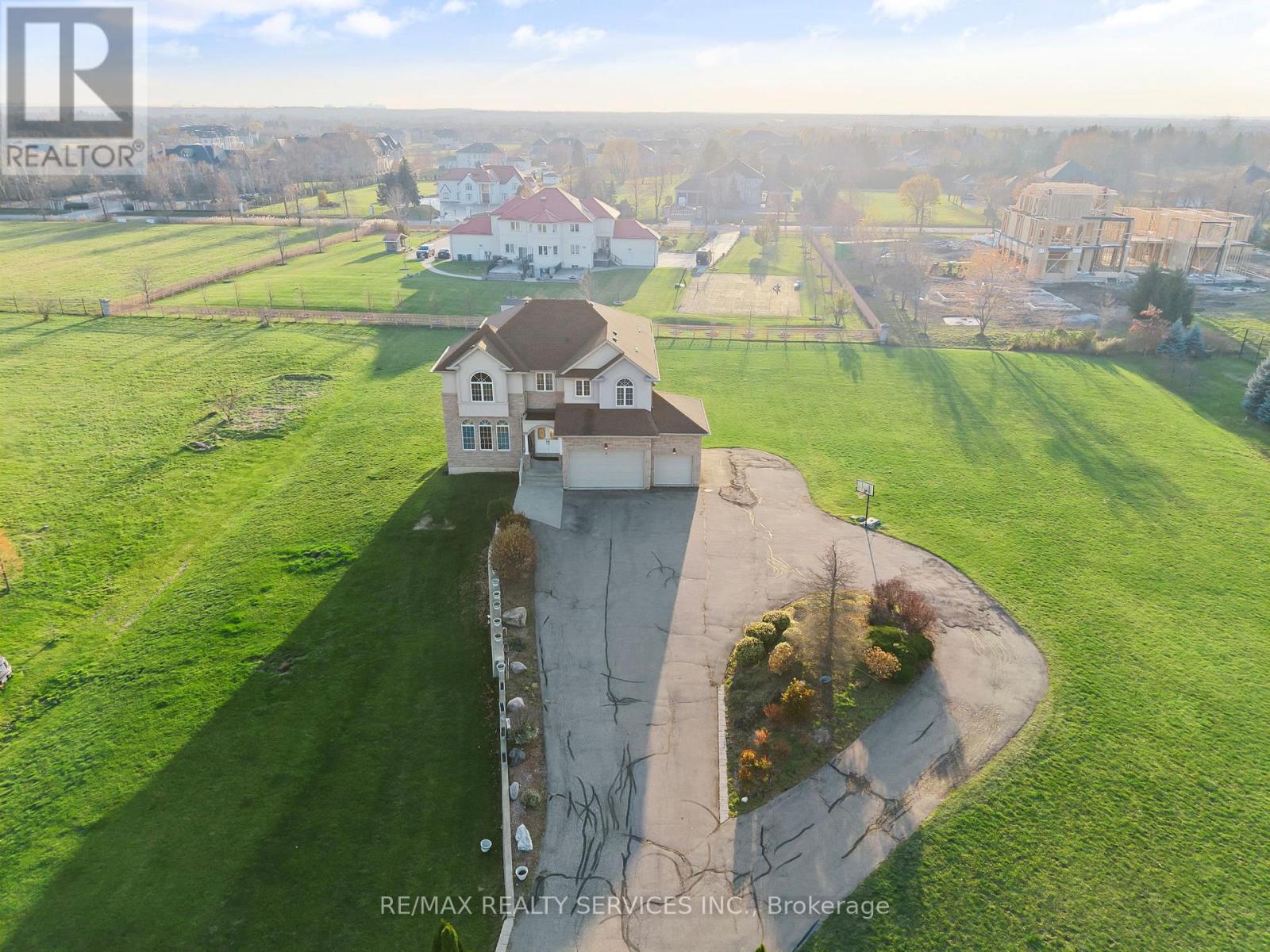 5 Farina Drive, Brampton, Ontario  L6P 0E3 - Photo 38 - W12569168