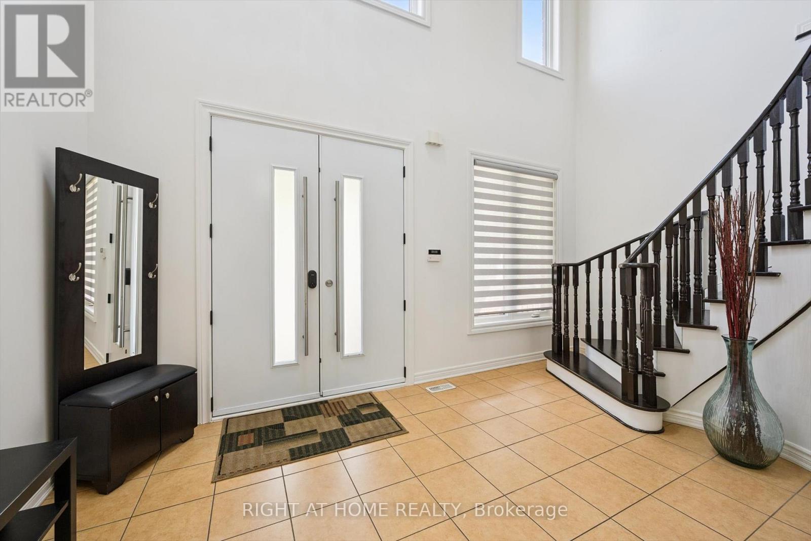 38 Cape Dorset Crescent, Brampton, Ontario  L6R 3L2 - Photo 3 - W12569196