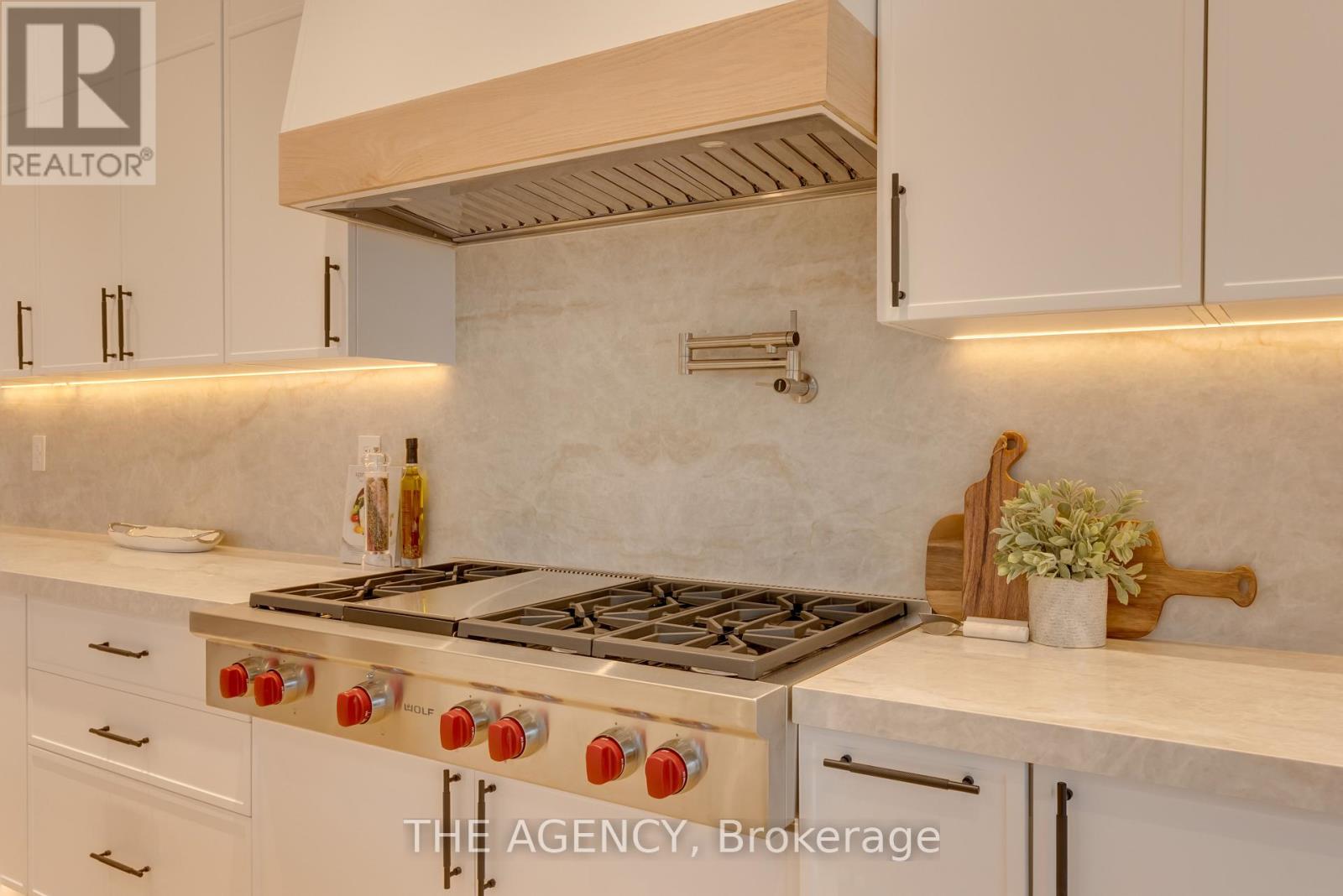 512 Weynway Court, Oakville, Ontario  L6L 4G7 - Photo 14 - W12568992