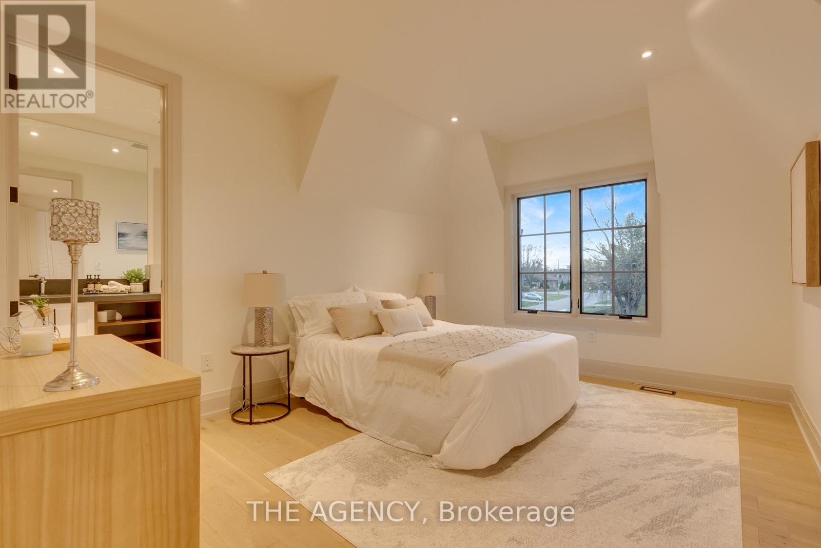 512 Weynway Court, Oakville, Ontario  L6L 4G7 - Photo 40 - W12568992