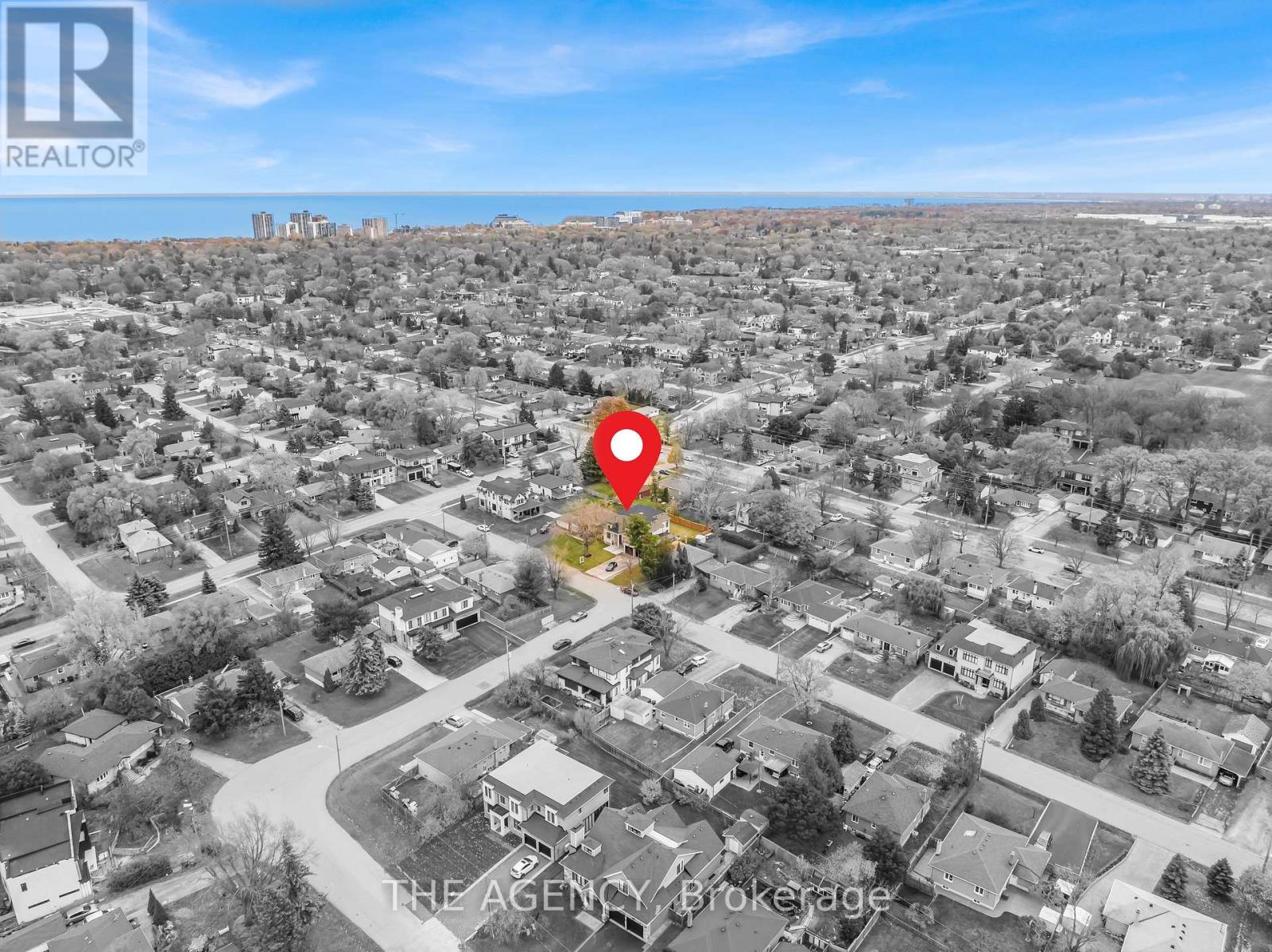 512 Weynway Court, Oakville, Ontario  L6L 4G7 - Photo 5 - W12568992