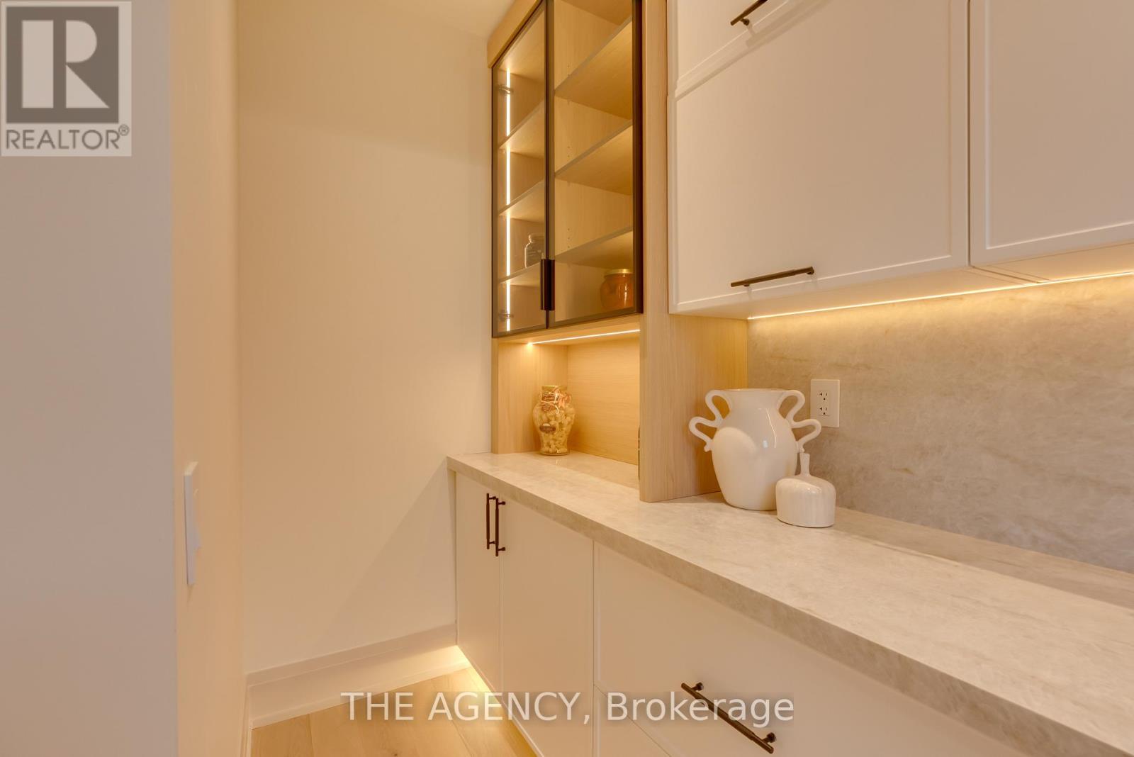 512 Weynway Court, Oakville, Ontario  L6L 4G7 - Photo 15 - W12568992