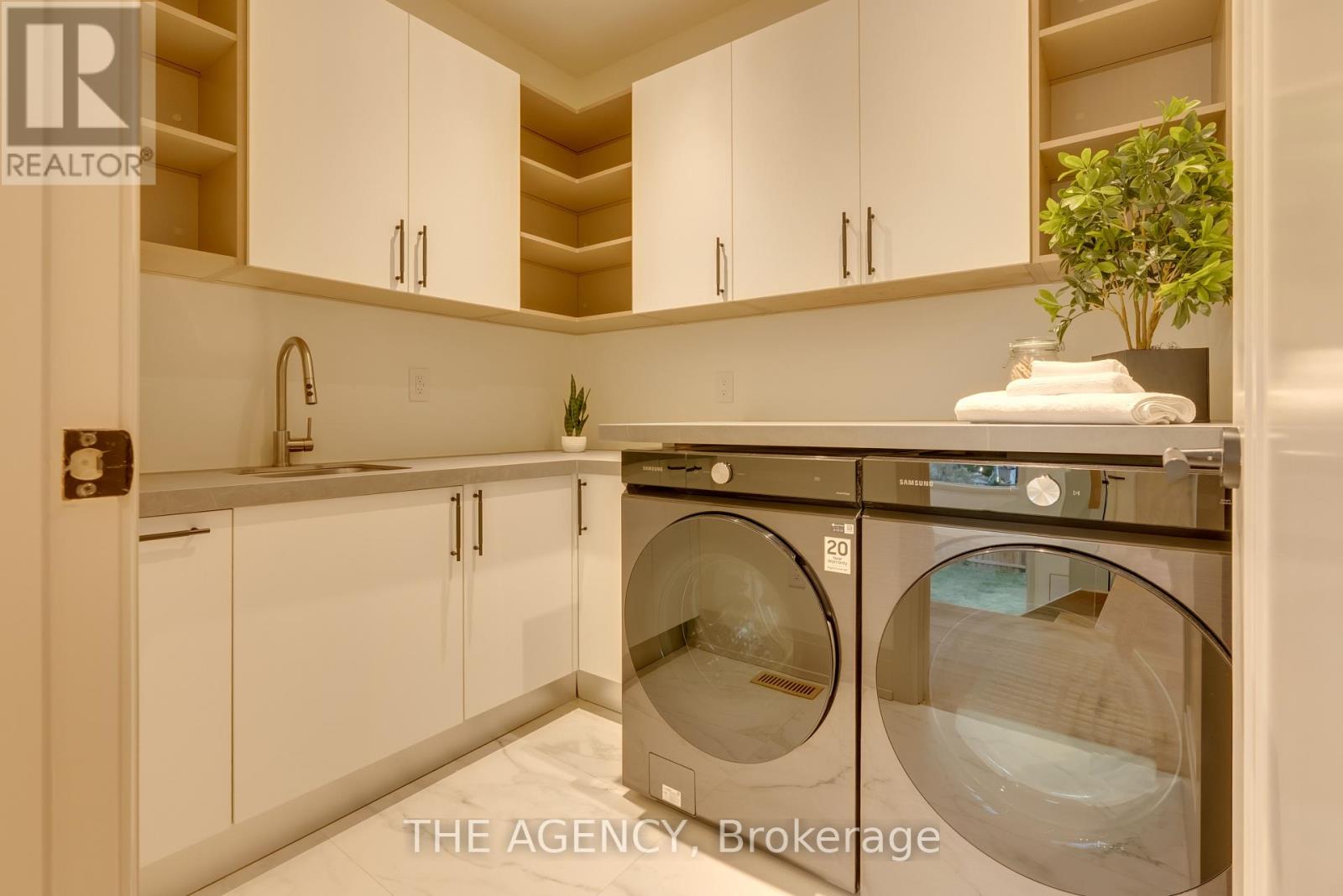 512 Weynway Court, Oakville, Ontario  L6L 4G7 - Photo 41 - W12568992