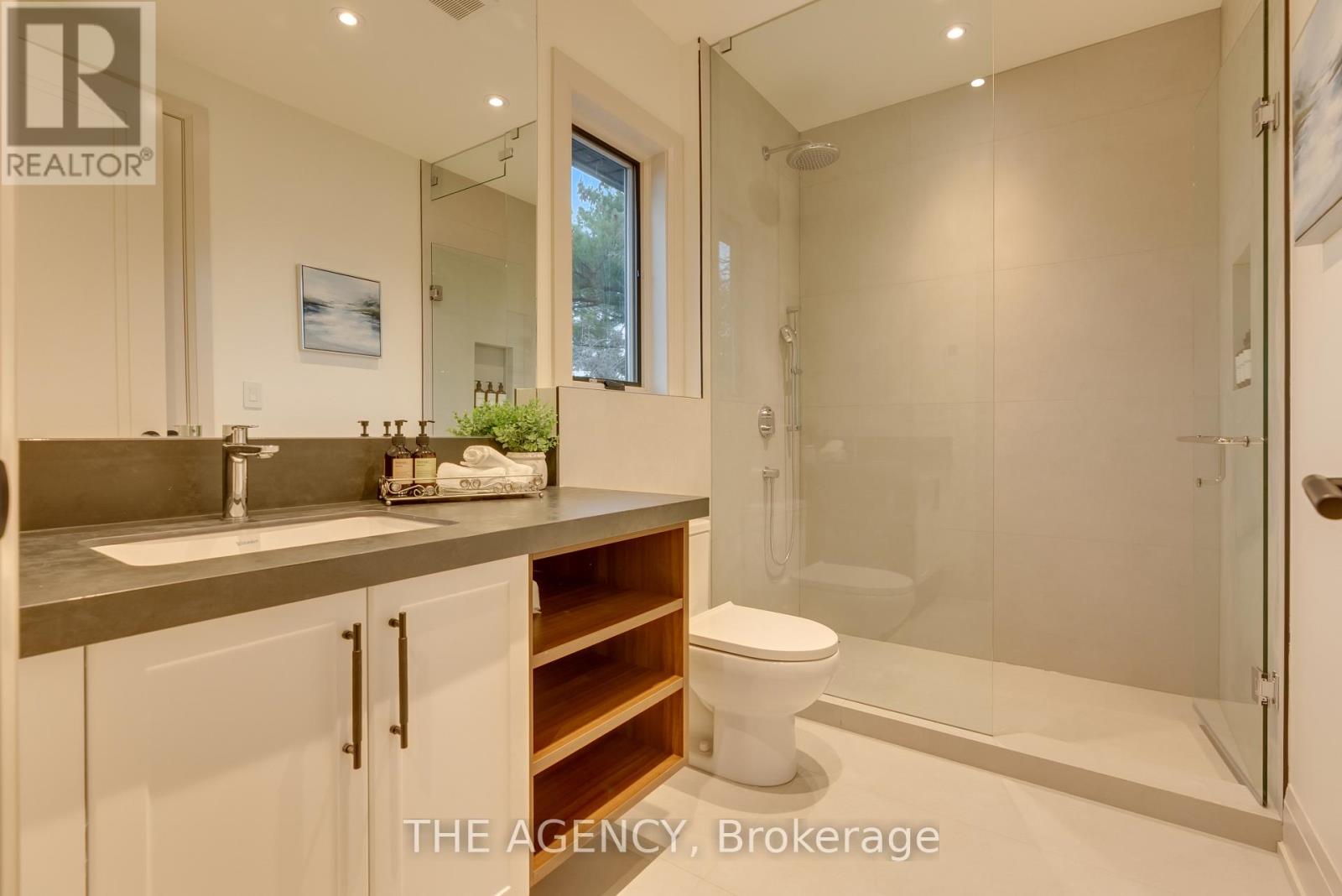 512 Weynway Court, Oakville, Ontario  L6L 4G7 - Photo 39 - W12568992