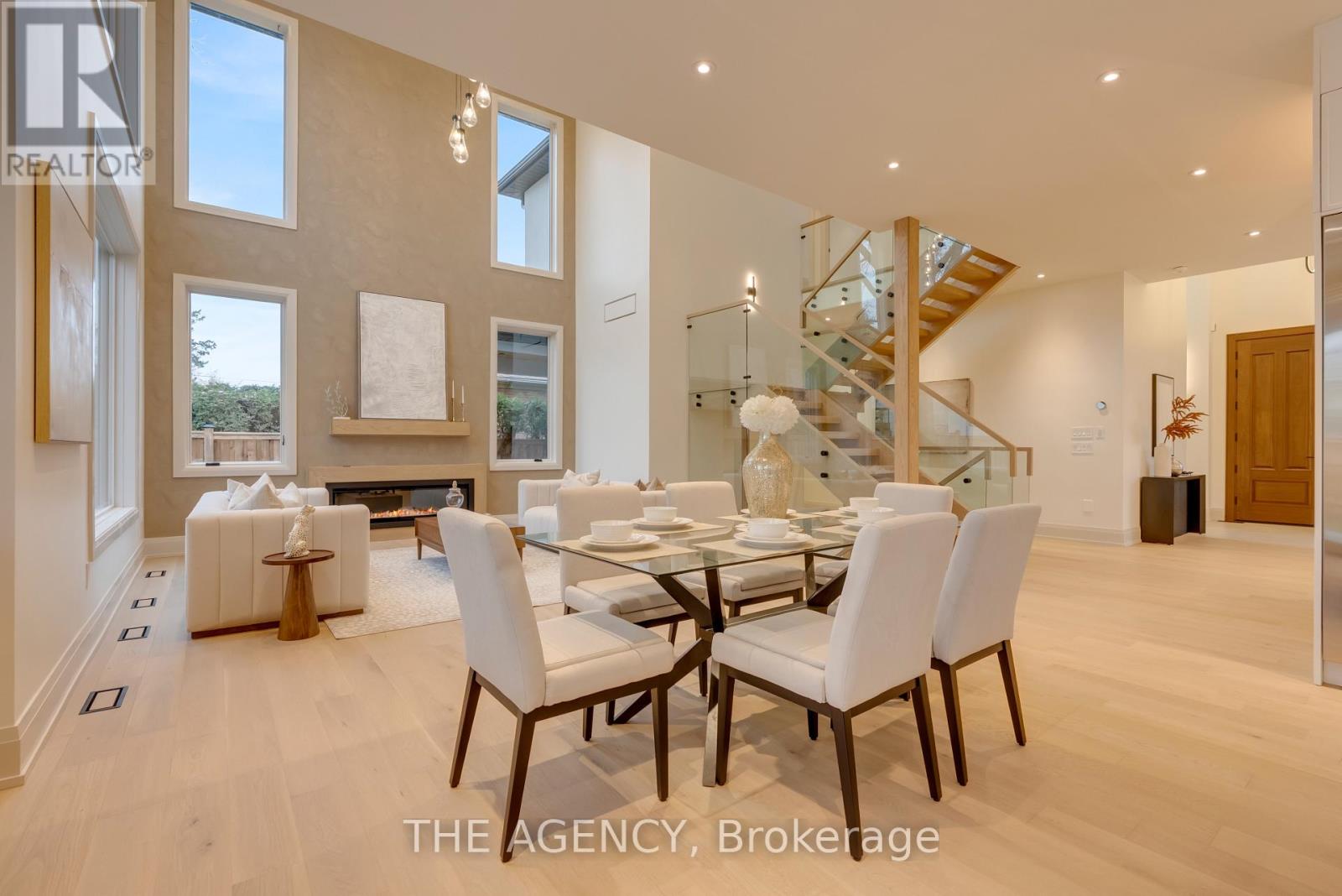 512 Weynway Court, Oakville, Ontario  L6L 4G7 - Photo 17 - W12568992