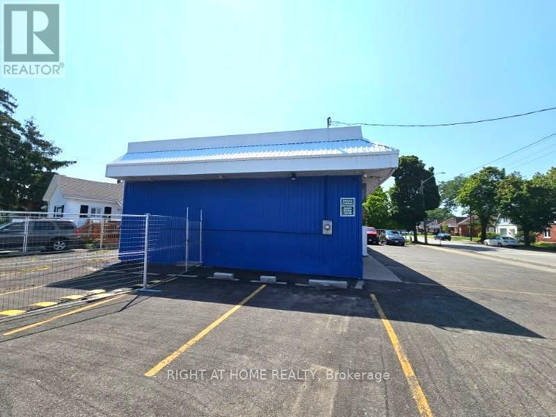 230 Erie Avenue, Brantford, Ontario  N3S 2H2 - Photo 2 - X12569218